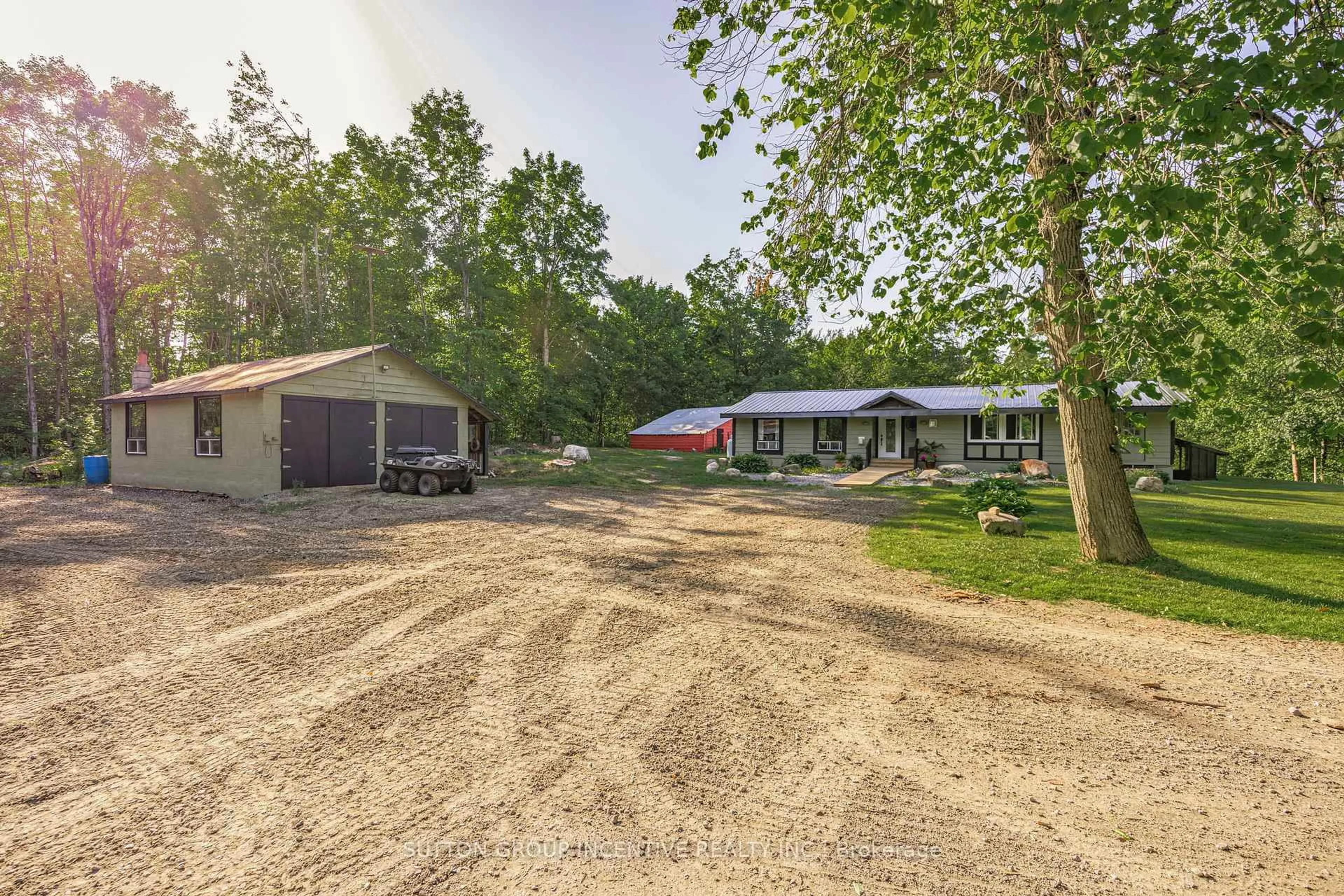 A pic from outside/outdoor area/front of a property/back of a property/a pic from drone, unknown for 1559 118 Highway, Bracebridge Ontario P1L 1X1