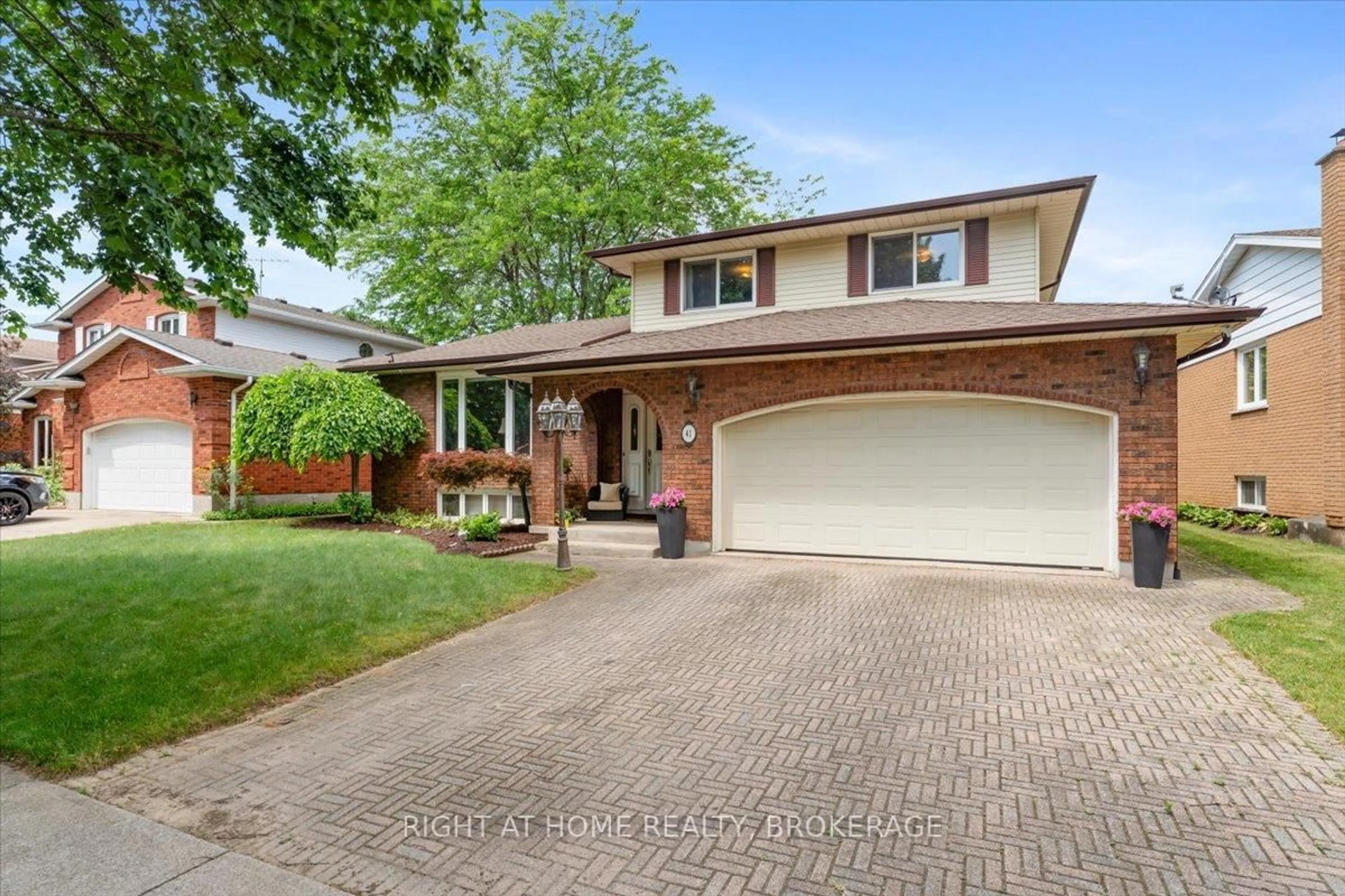 Home with brick exterior material, street for 41 TANERA Cres, St. Catharines Ontario L2M 7R1
