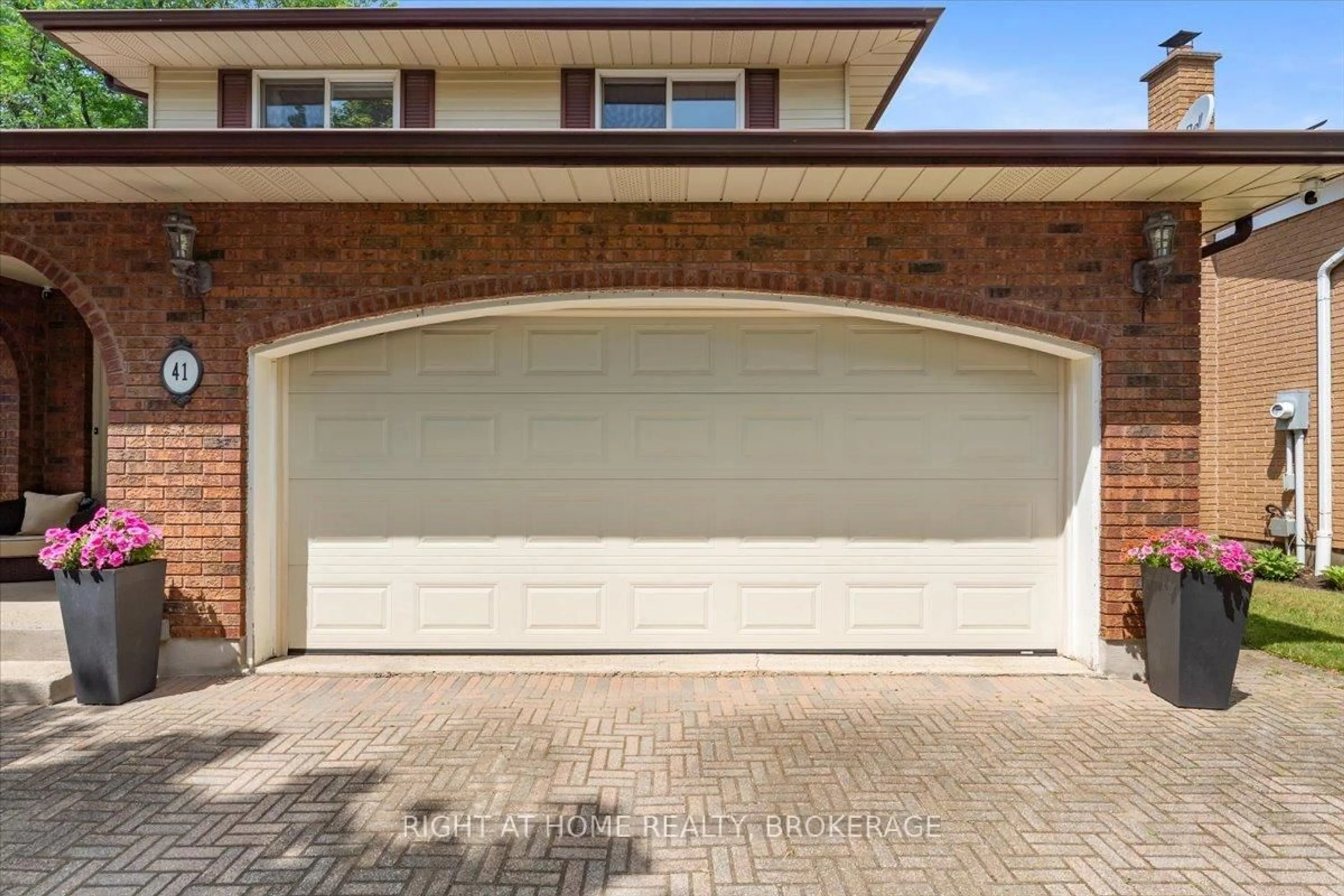 Unknown for 41 TANERA Cres, St. Catharines Ontario L2M 7R1