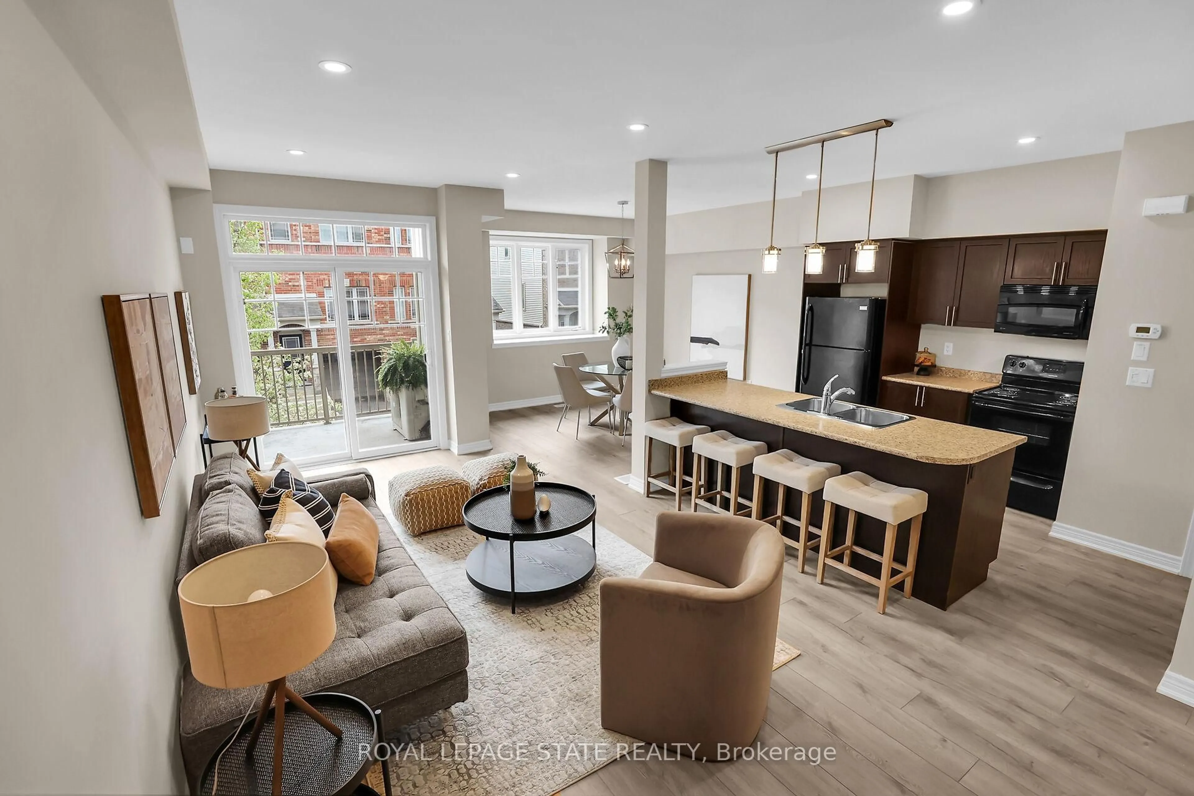 Open concept kitchen, unknown for 6 Chestnut Dr #70, Grimsby Ontario L3M 0C4