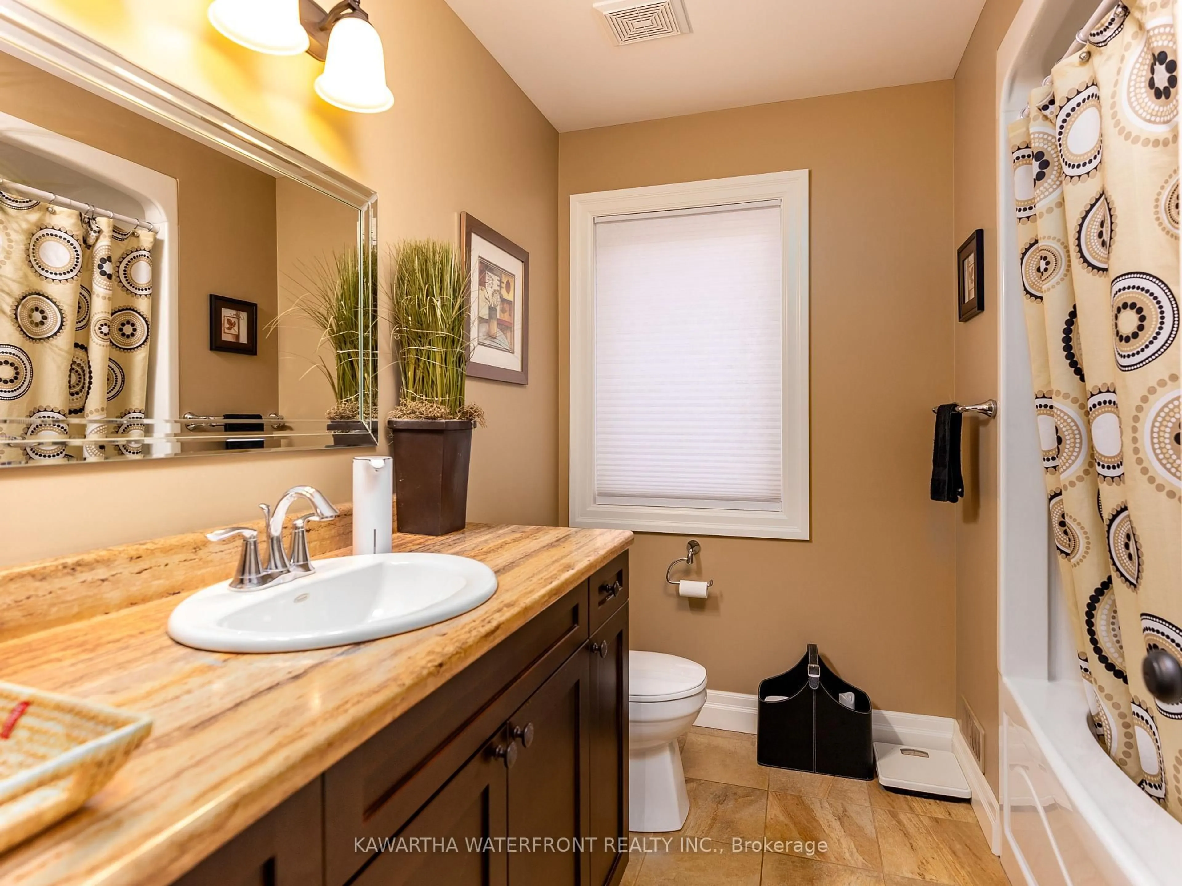 Standard bathroom, ceramic/tile floor for 33 Northline Rd, Kawartha Lakes Ontario K0M 1N0