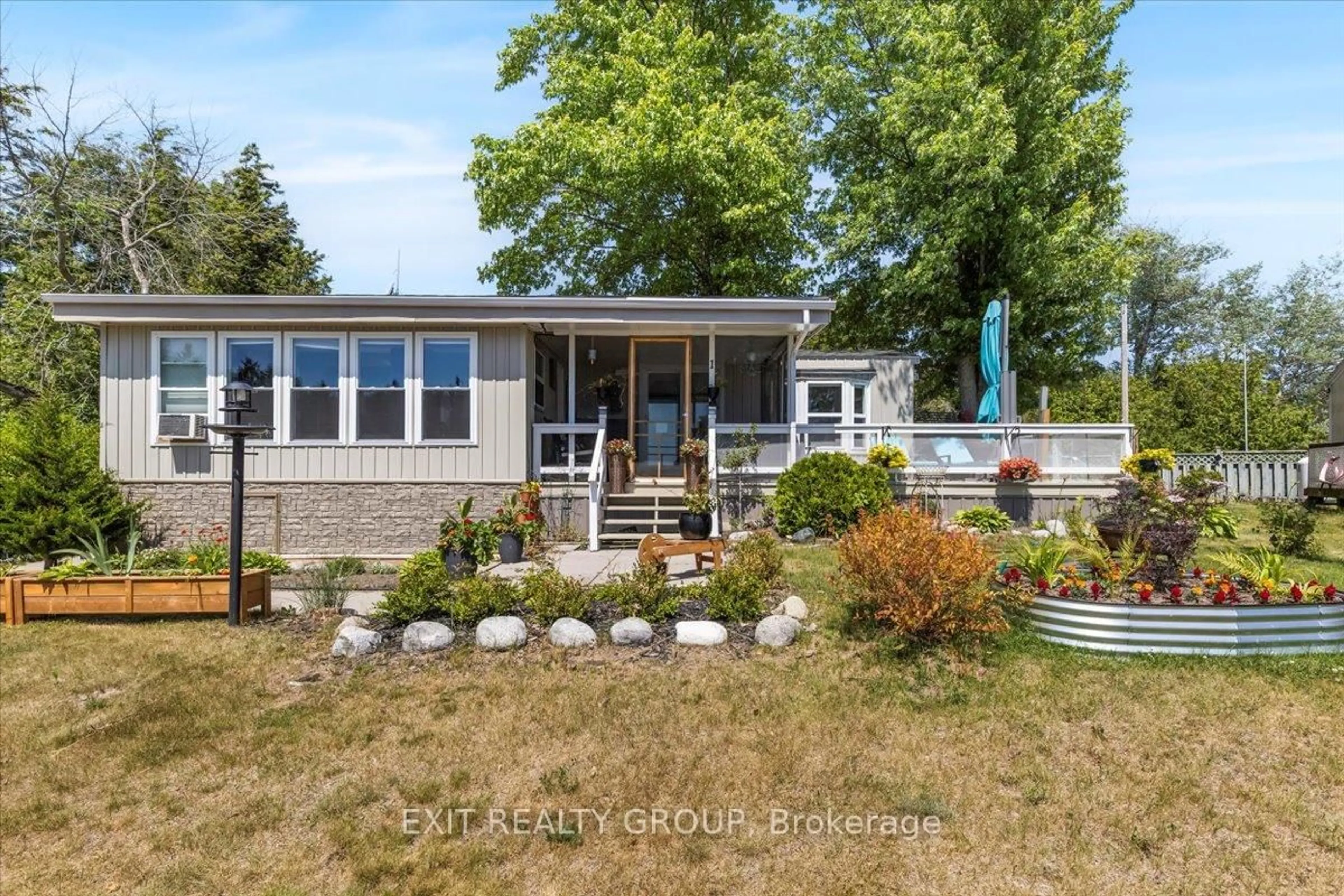 Home with vinyl exterior material, water/lake/river/ocean view for 116 Cedardale Rd #1, Brighton Ontario K0K 1H0
