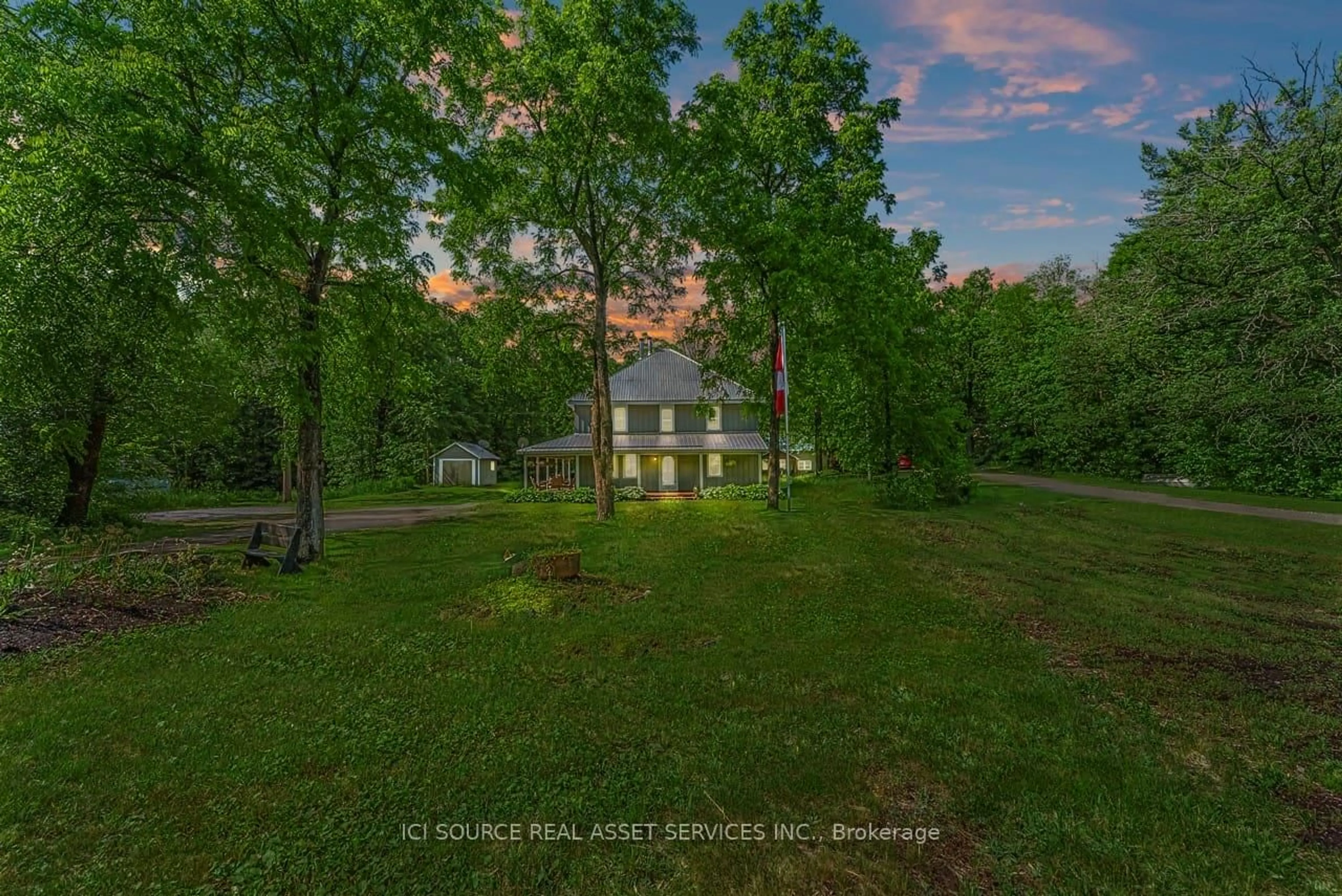 A pic from outside/outdoor area/front of a property/back of a property/a pic from drone, unknown for 11571 Lanark Rd, Calabogie Ontario K0J 1H0