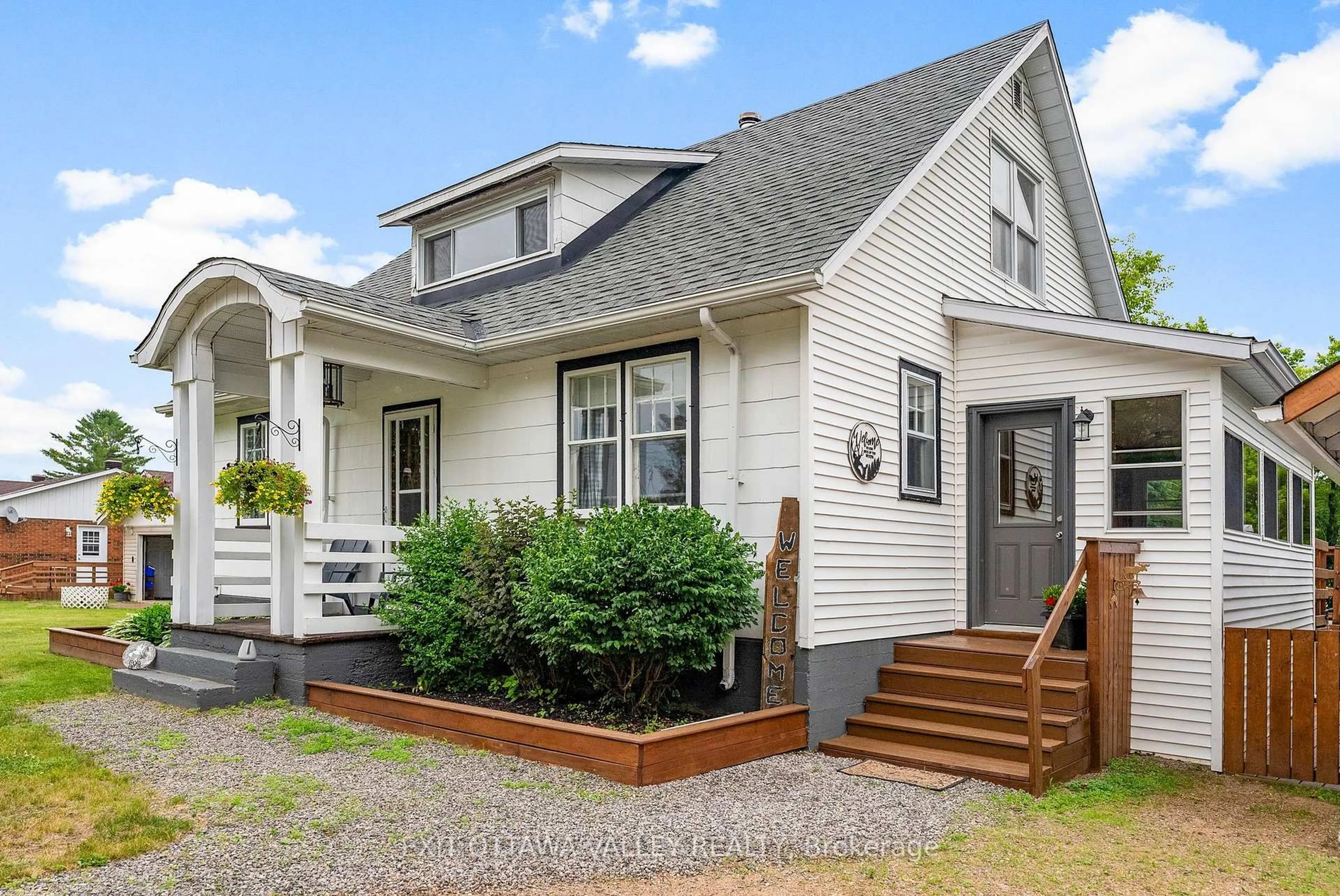 Home with vinyl exterior material, street for 29 Boland St, Killaloe Ontario K0J 2A0