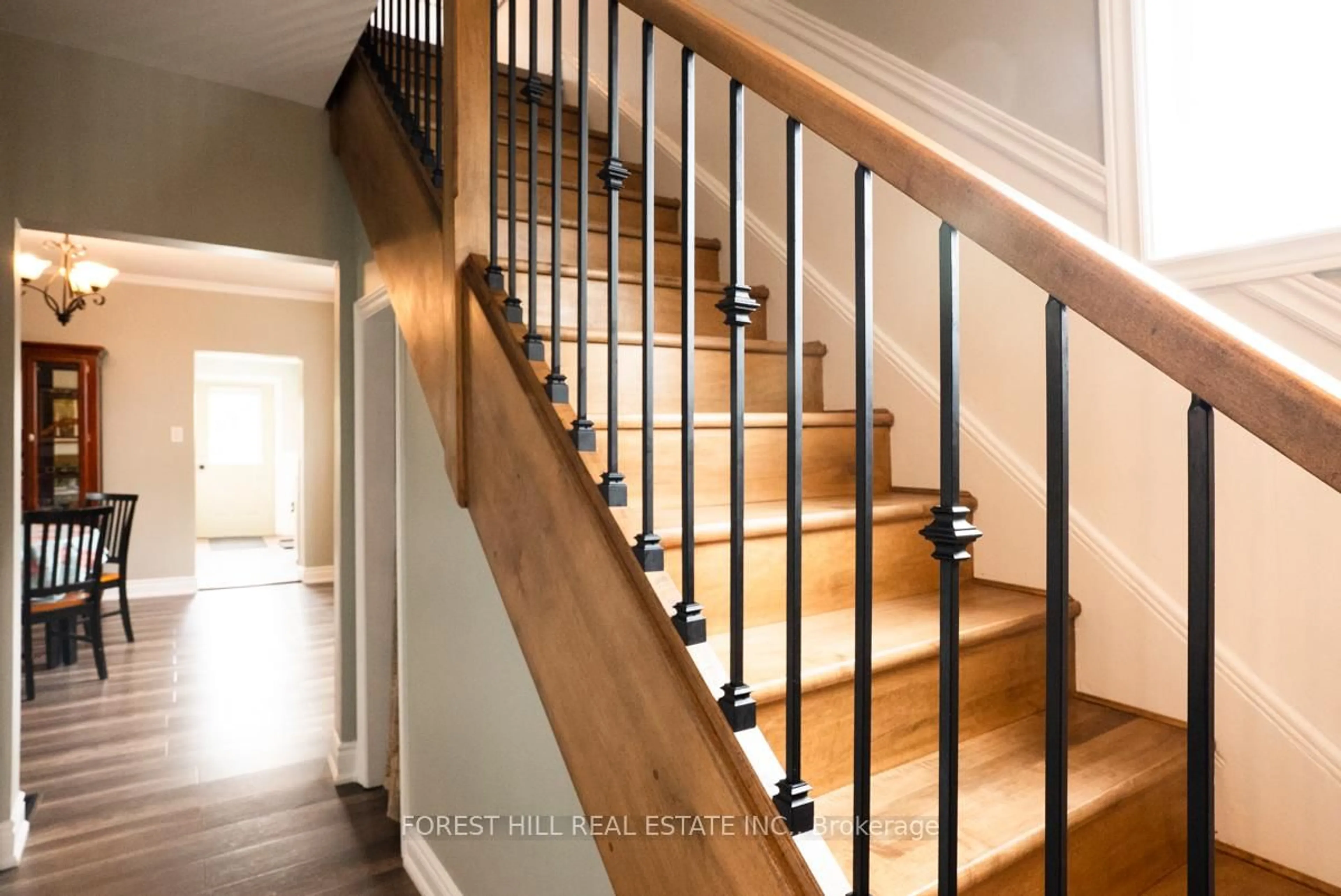 Stairs for 108 Cross St, Haldimand Ontario N1A 1B8
