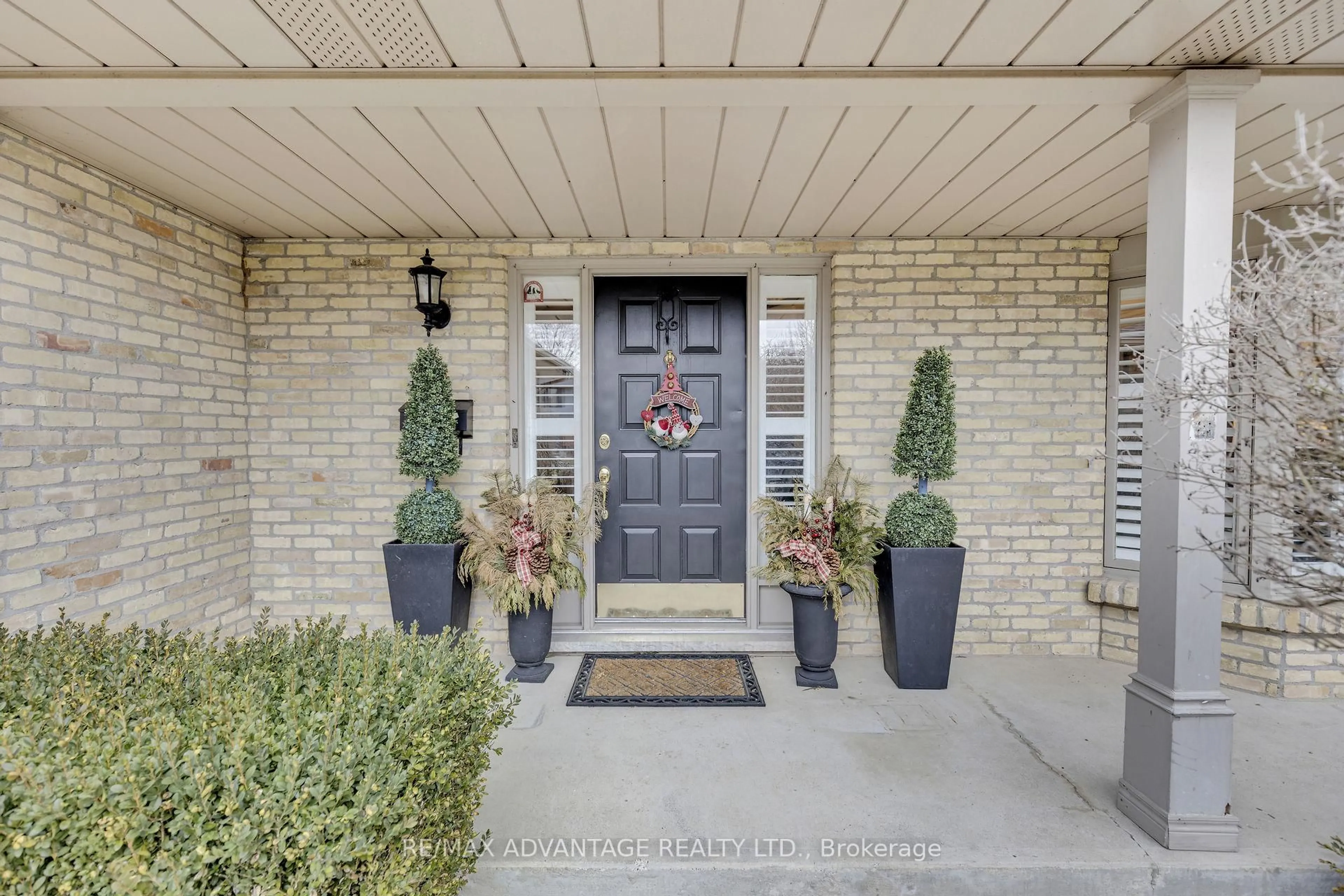 Indoor entryway for 1797 Phillbrook Crt, London North Ontario N5X 2Z3