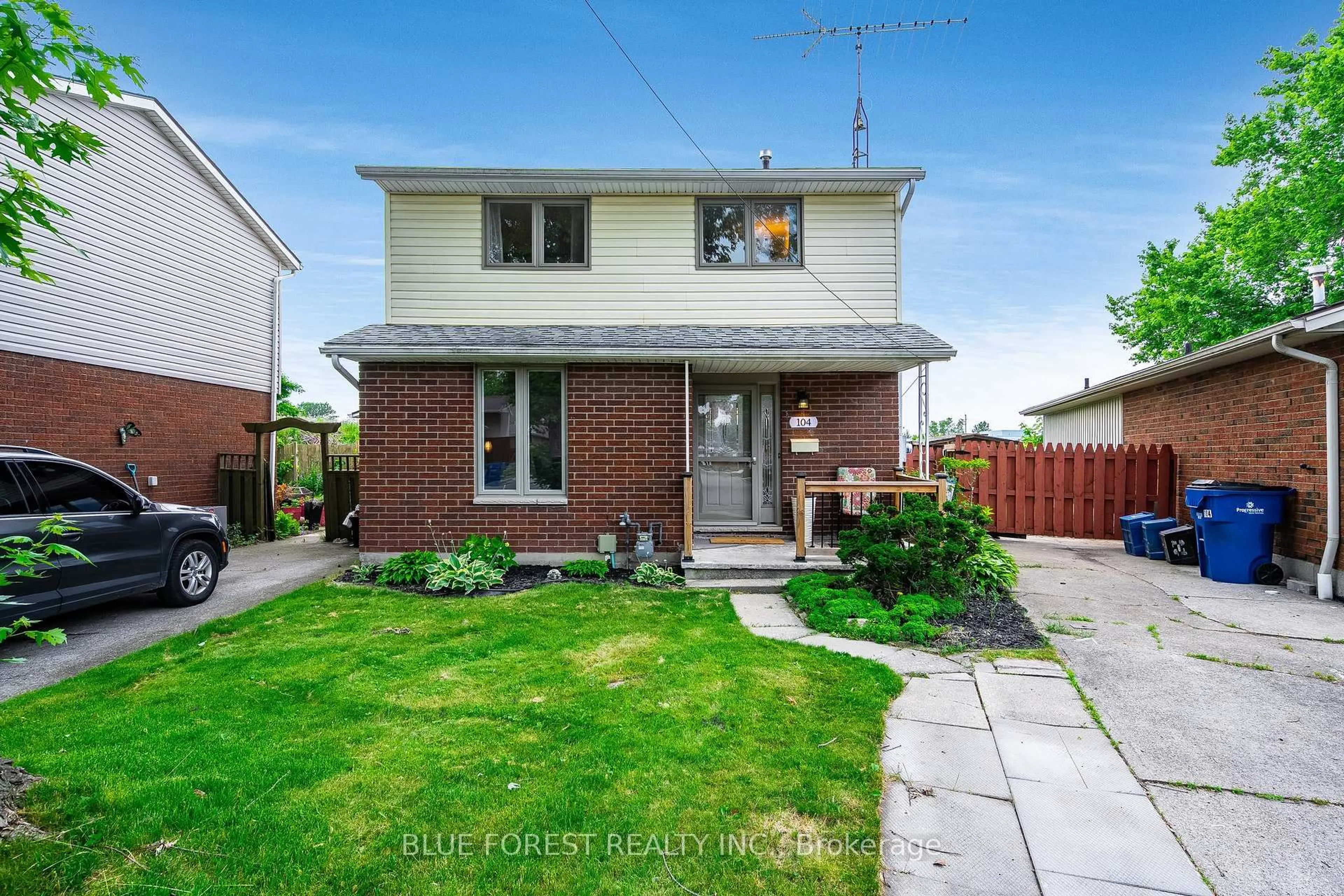Home with brick exterior material, street for 104 Copperfield Cres, Chatham-Kent Ontario N7M 5X6