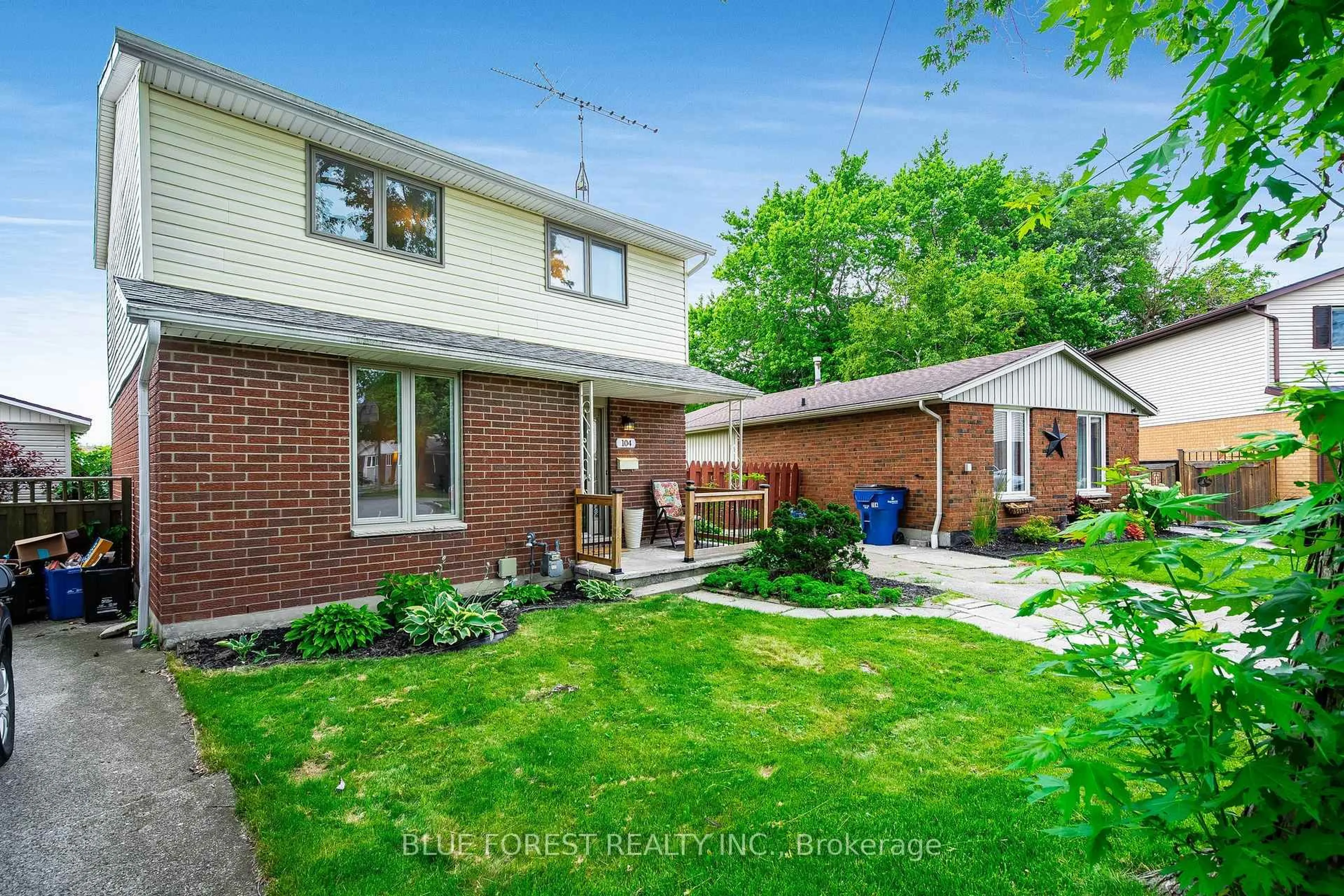 Home with brick exterior material, street for 104 Copperfield Cres, Chatham-Kent Ontario N7M 5X6
