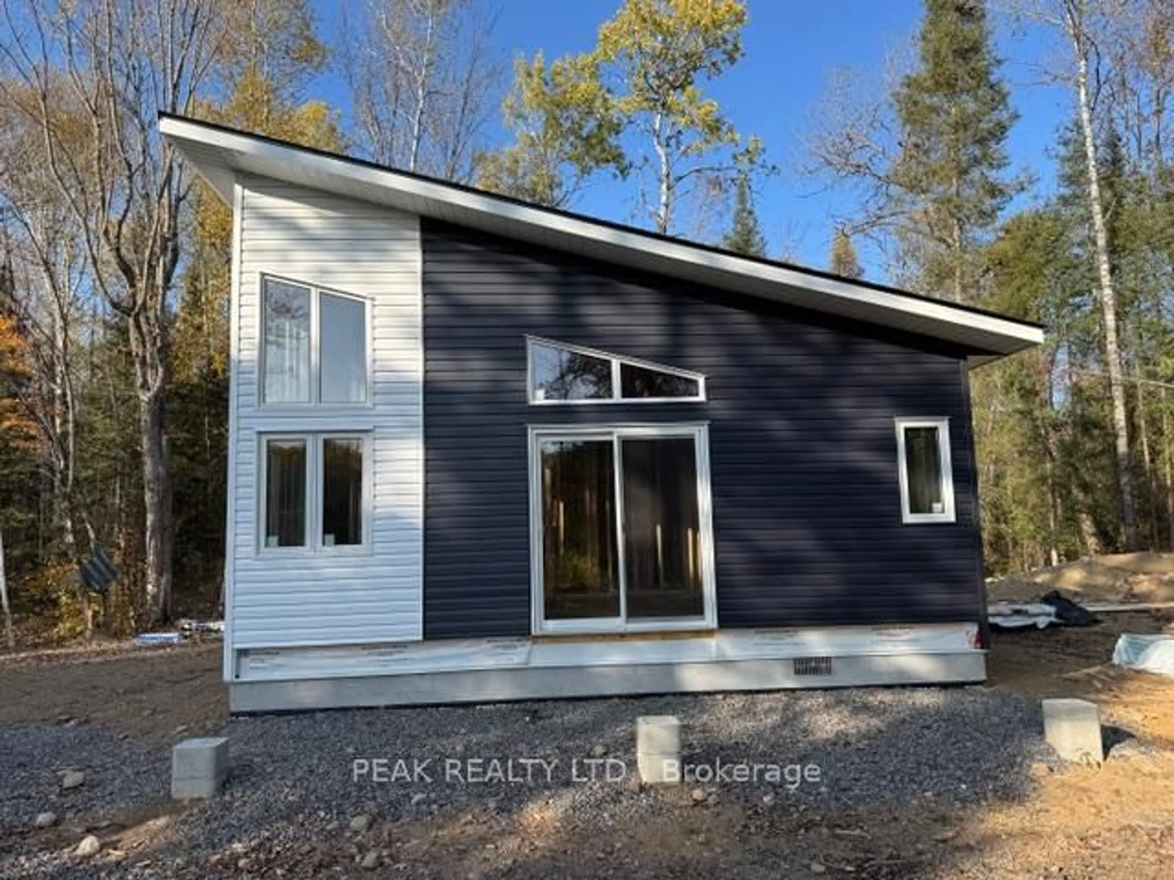 Home with vinyl exterior material, building for 30 Shields Point Rd, North Bay Ontario P0H 2E0