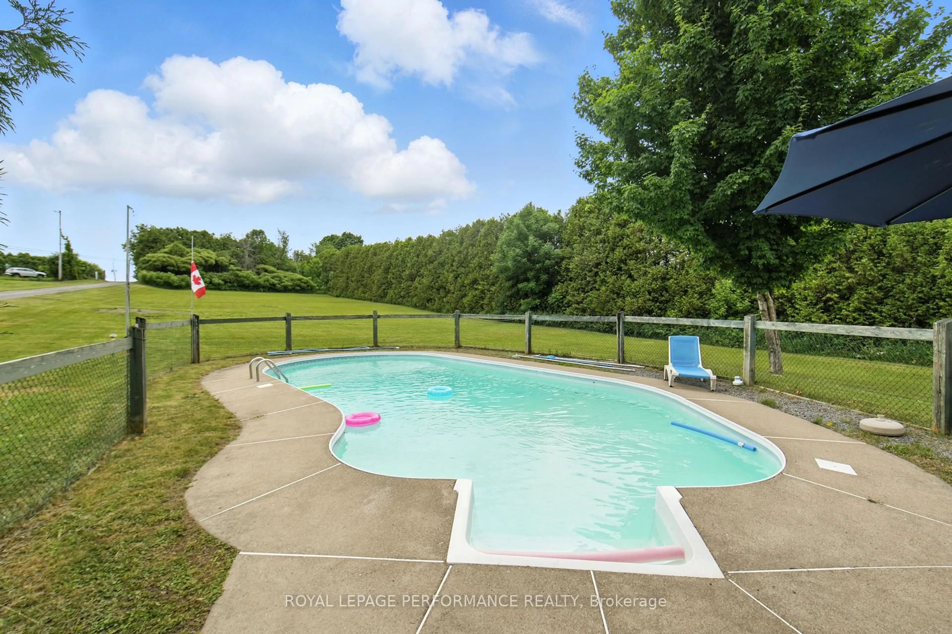 Pool for 2505 Front Rd, East Hawkesbury Ontario K6A 2R2