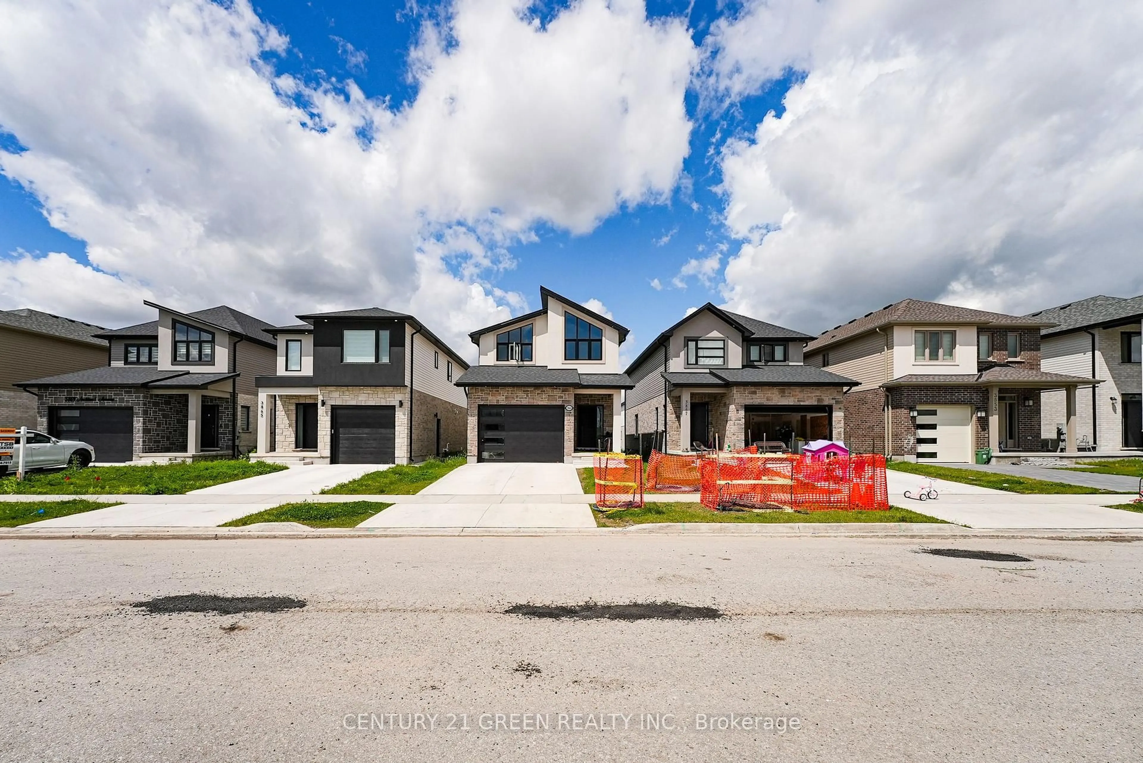 Unknown for 3861 Auckland Ave, London South Ontario N6L 0J3