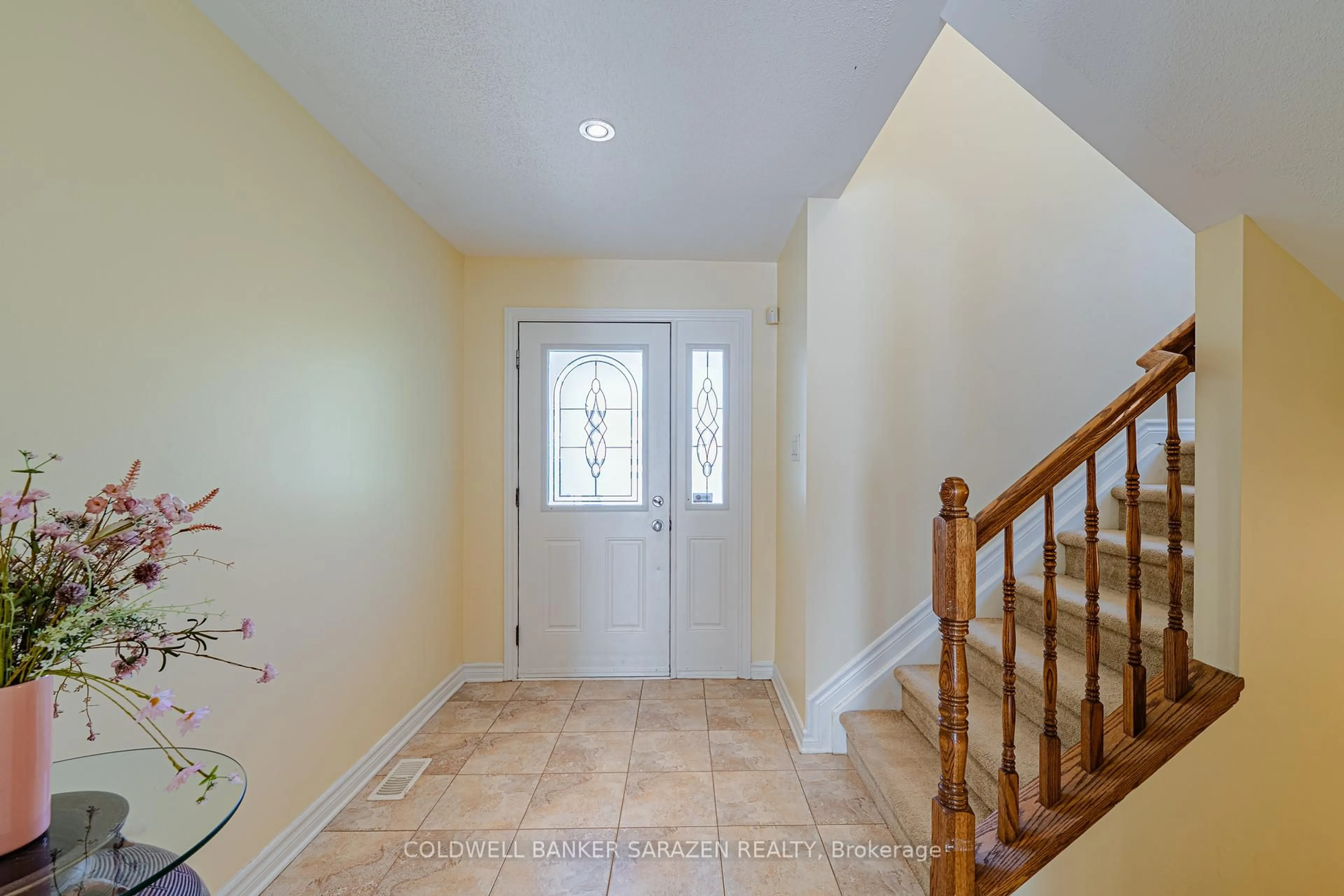 Indoor entryway for 116 Whernside Terr, Ottawa Ontario K2W 0C7