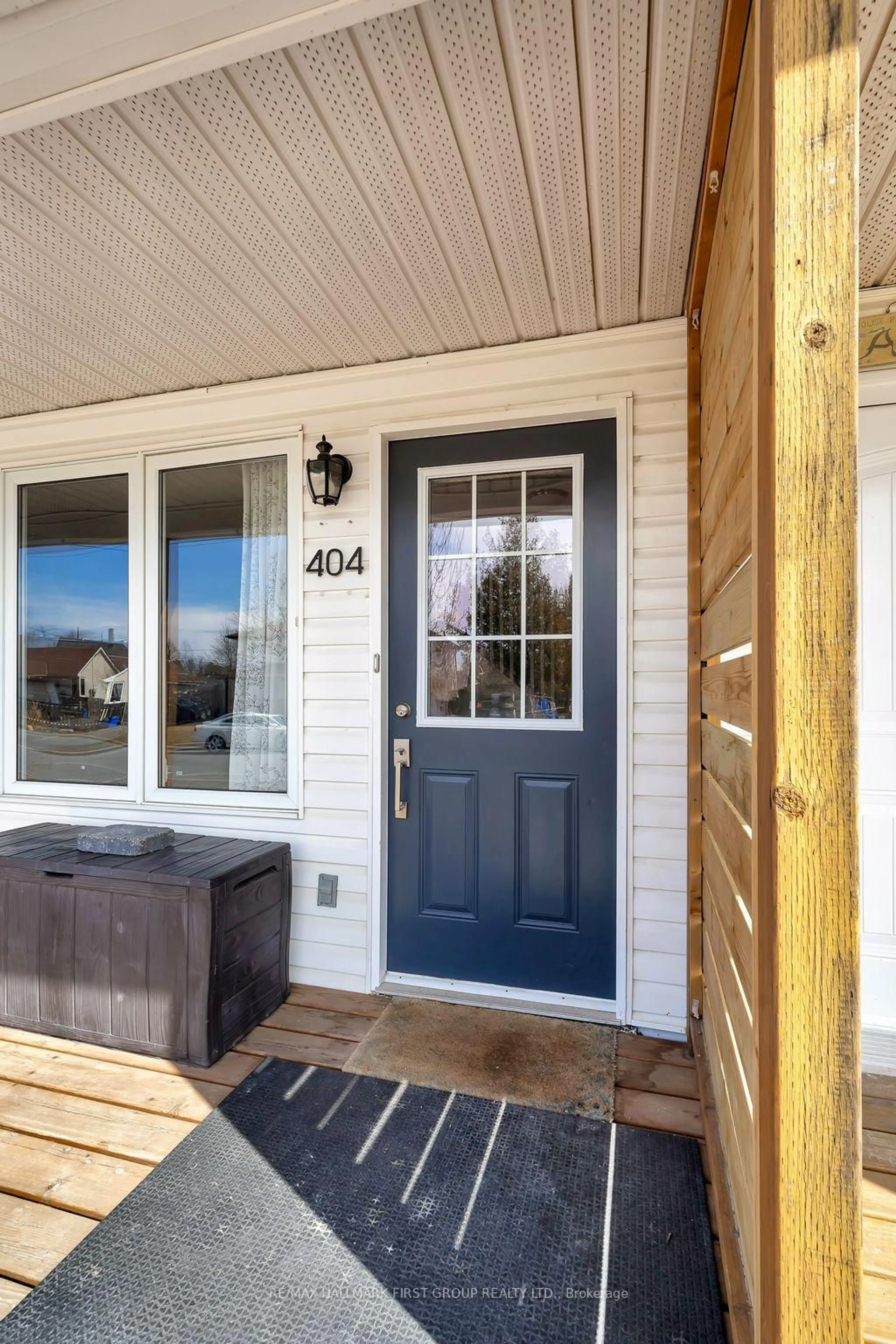 Indoor entryway for 404 Alexandria Dr, Cobourg Ontario K9A 5T1