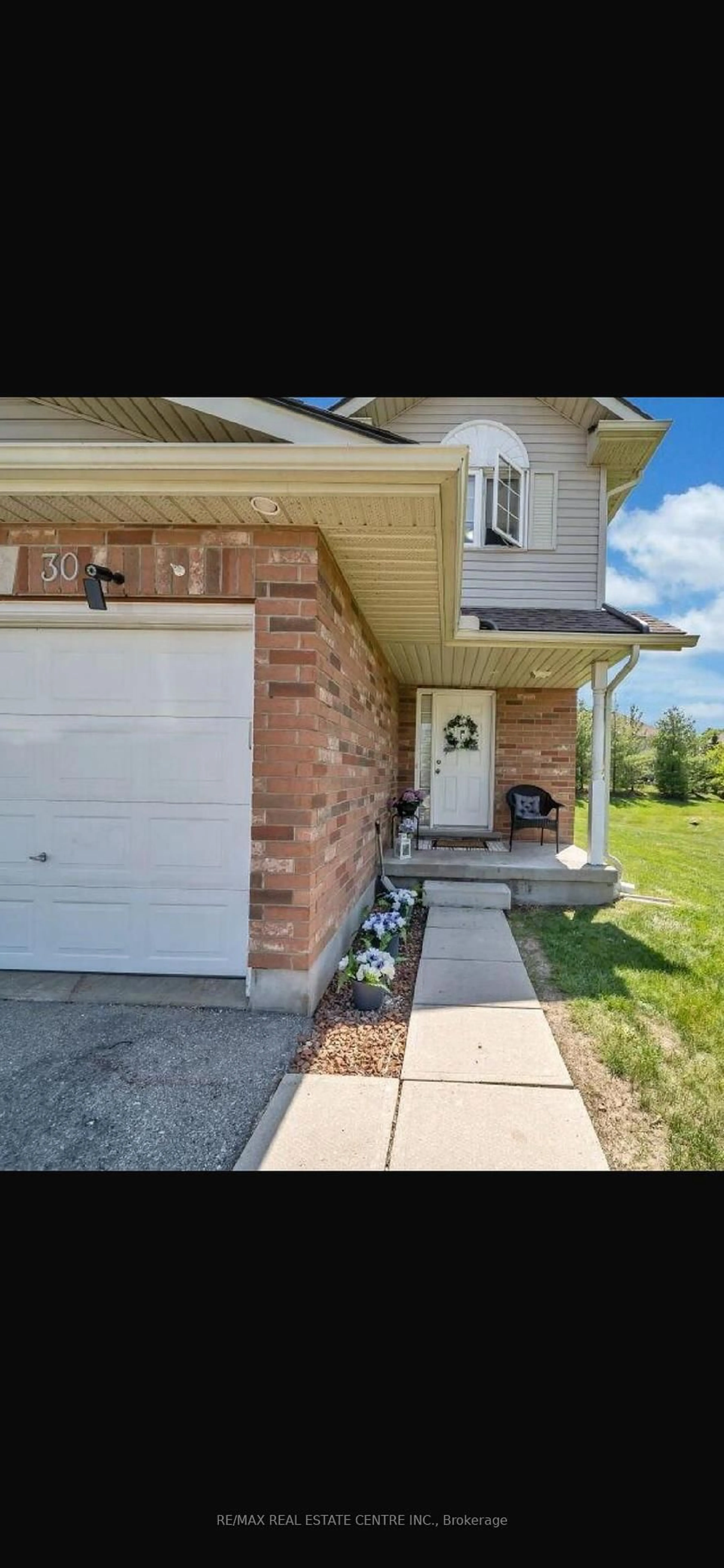 Home with brick exterior material, street for 30 FALLOWFIELD Dr, Kitchener Ontario N2C 0A8