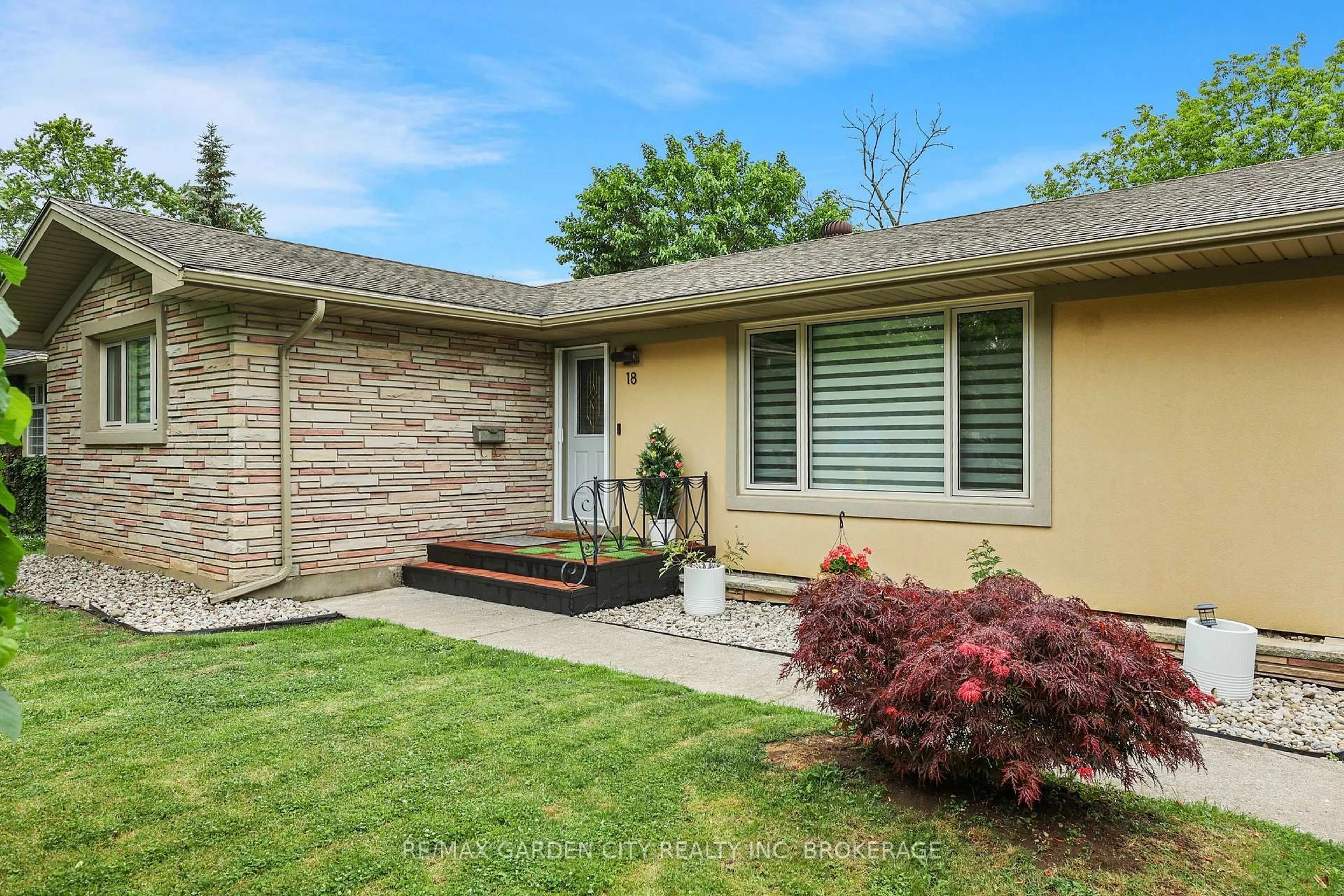 Home with brick exterior material, street for 18 Wakil Dr, St. Catharines Ontario L2T 3H8