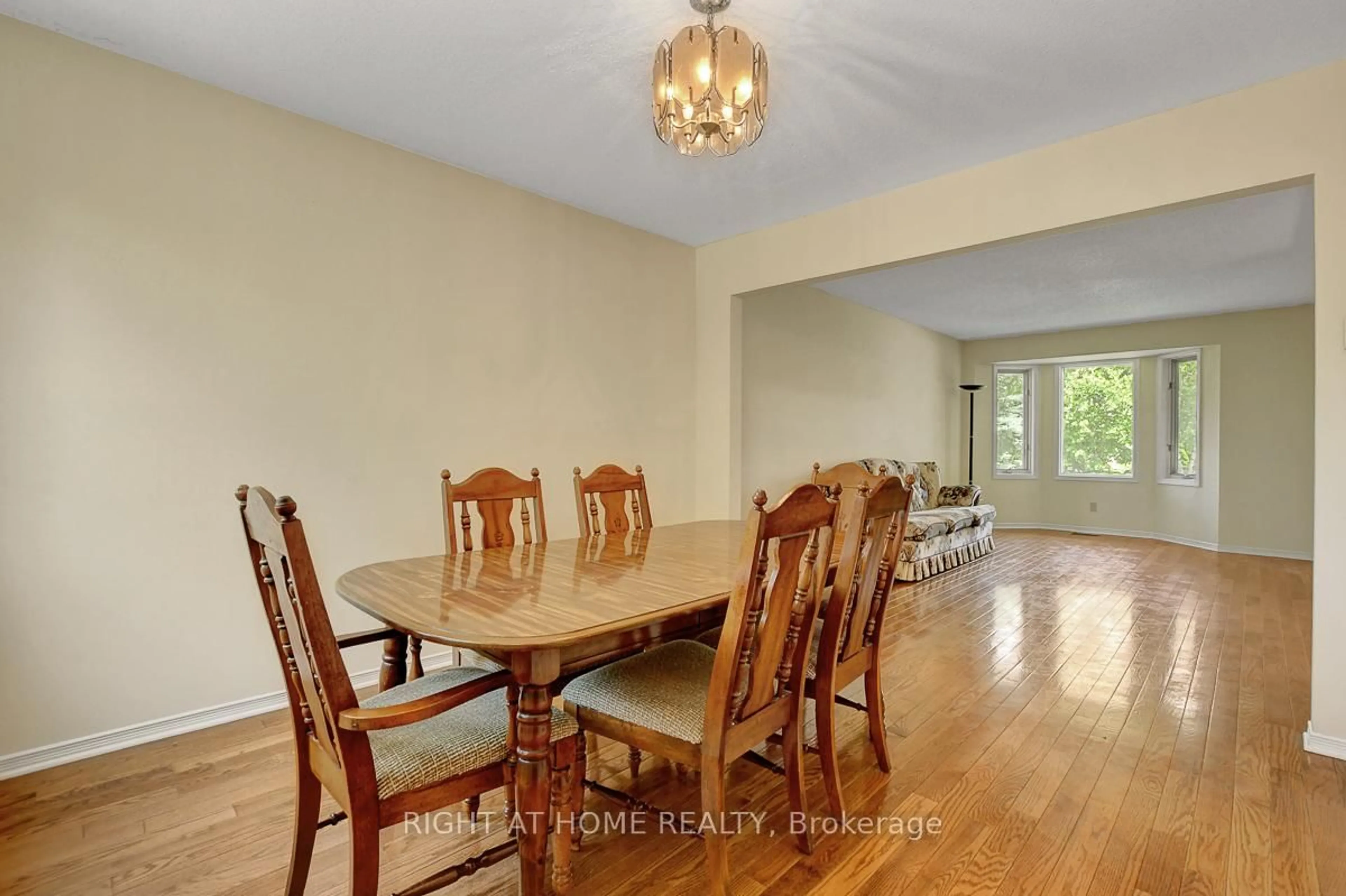Dining room, unknown for 22 Saddlehorn Cres, Kanata Ontario K2M 1X1