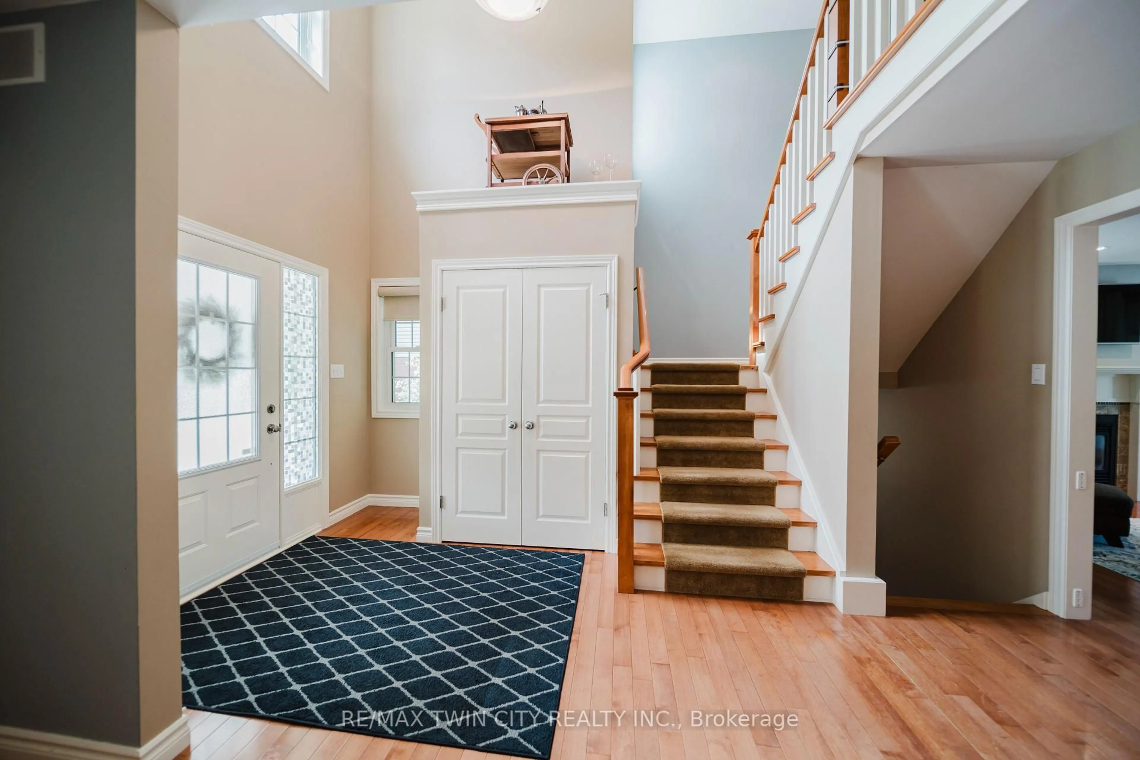 Indoor entryway for 3 Shadywood Crt, Wellesley Ontario N0B 2T0