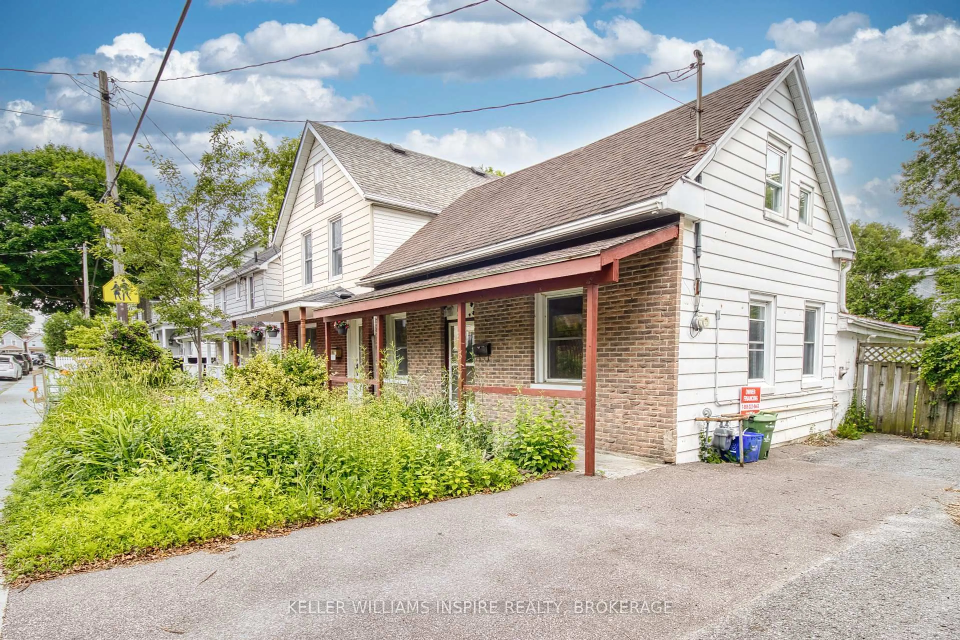 A pic from outside/outdoor area/front of a property/back of a property/a pic from drone, street for 54 John St, Kingston Ontario K7K 1S9