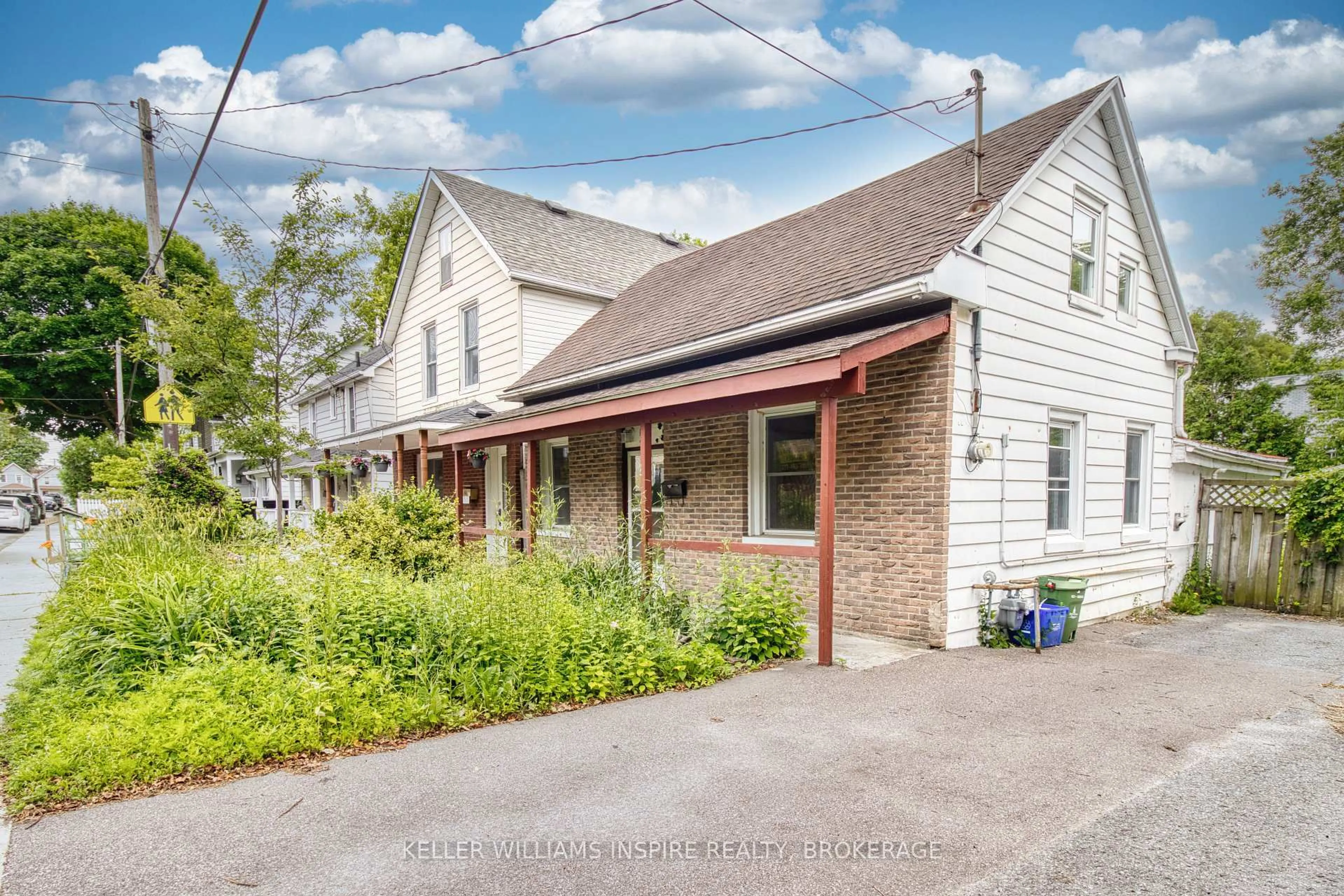 A pic from outside/outdoor area/front of a property/back of a property/a pic from drone, street for 54 John St, Kingston Ontario K7K 1S9