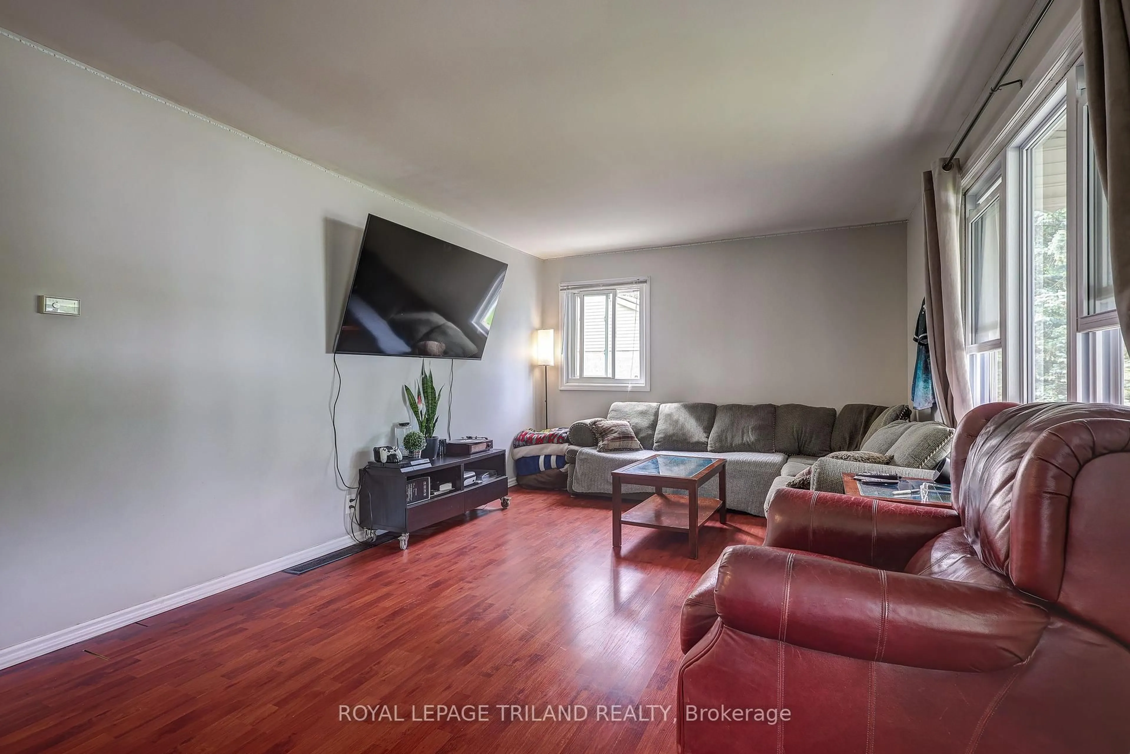 Living room with furniture, unknown for 249 Victoria St, Central Elgin Ontario N0L 1B0