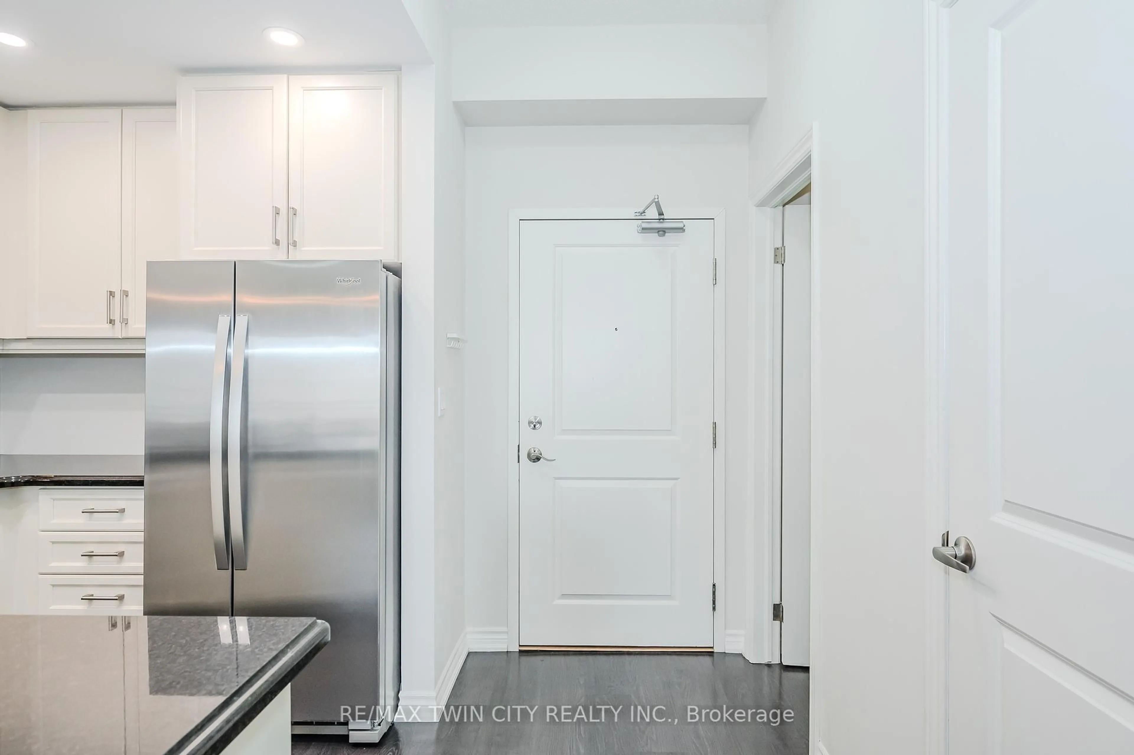 Standard kitchen, unknown for 1083 Gordon St #409, Guelph Ontario N1G 0E3