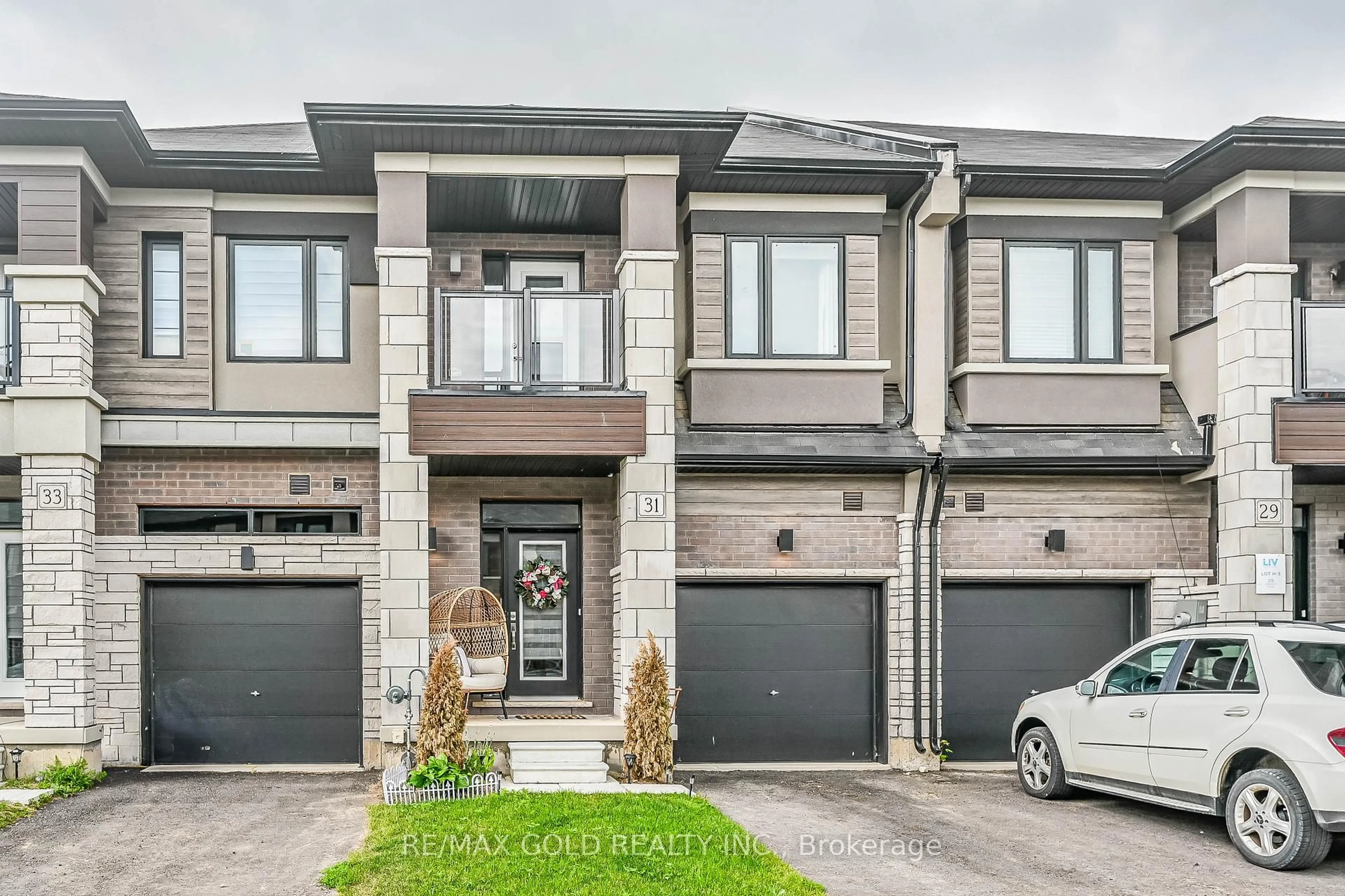 Home with brick exterior material, street for 31 Bowery Rd, Brantford Ontario N3V 0A9