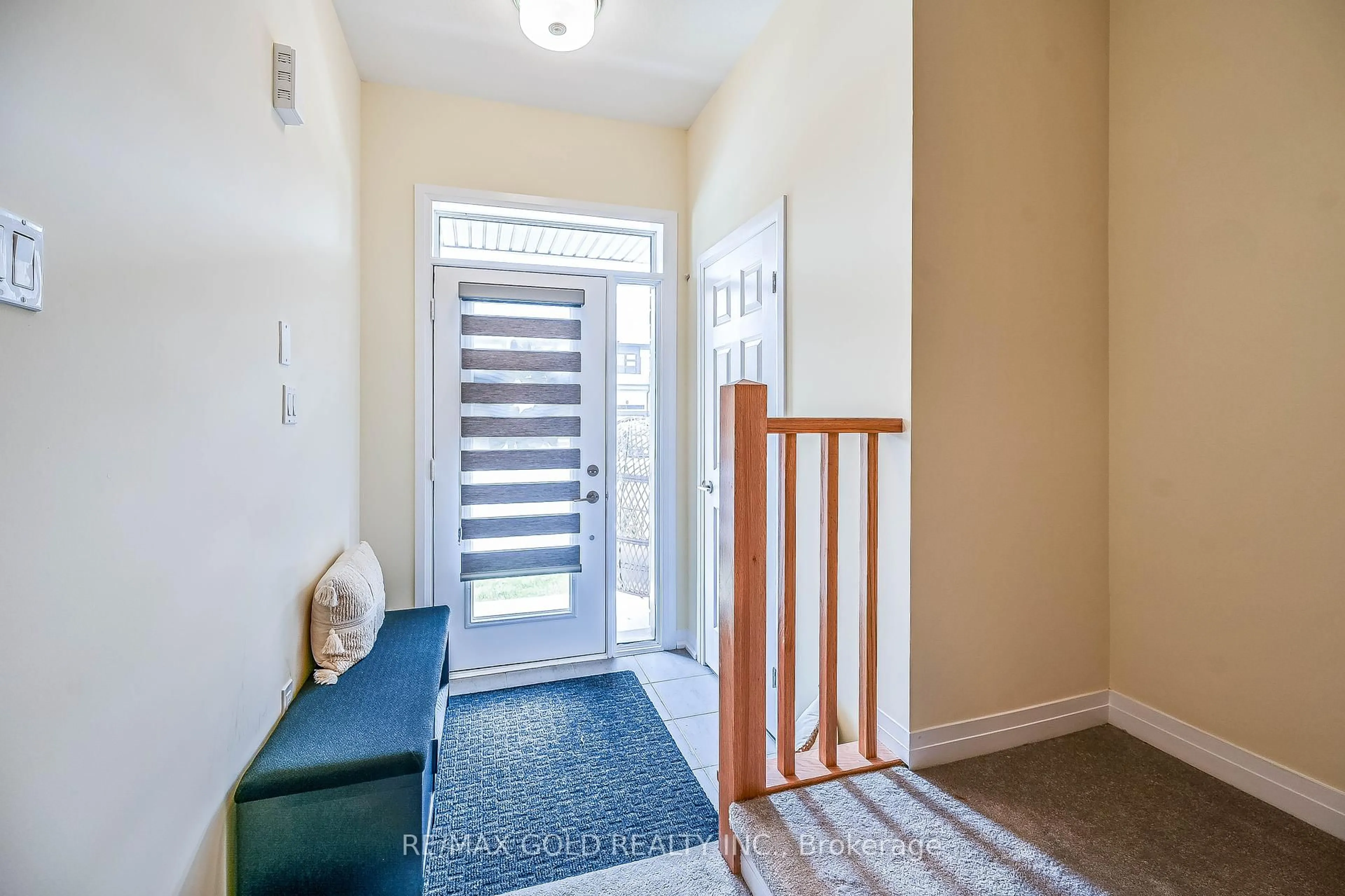 Indoor entryway for 31 Bowery Rd, Brantford Ontario N3V 0A9