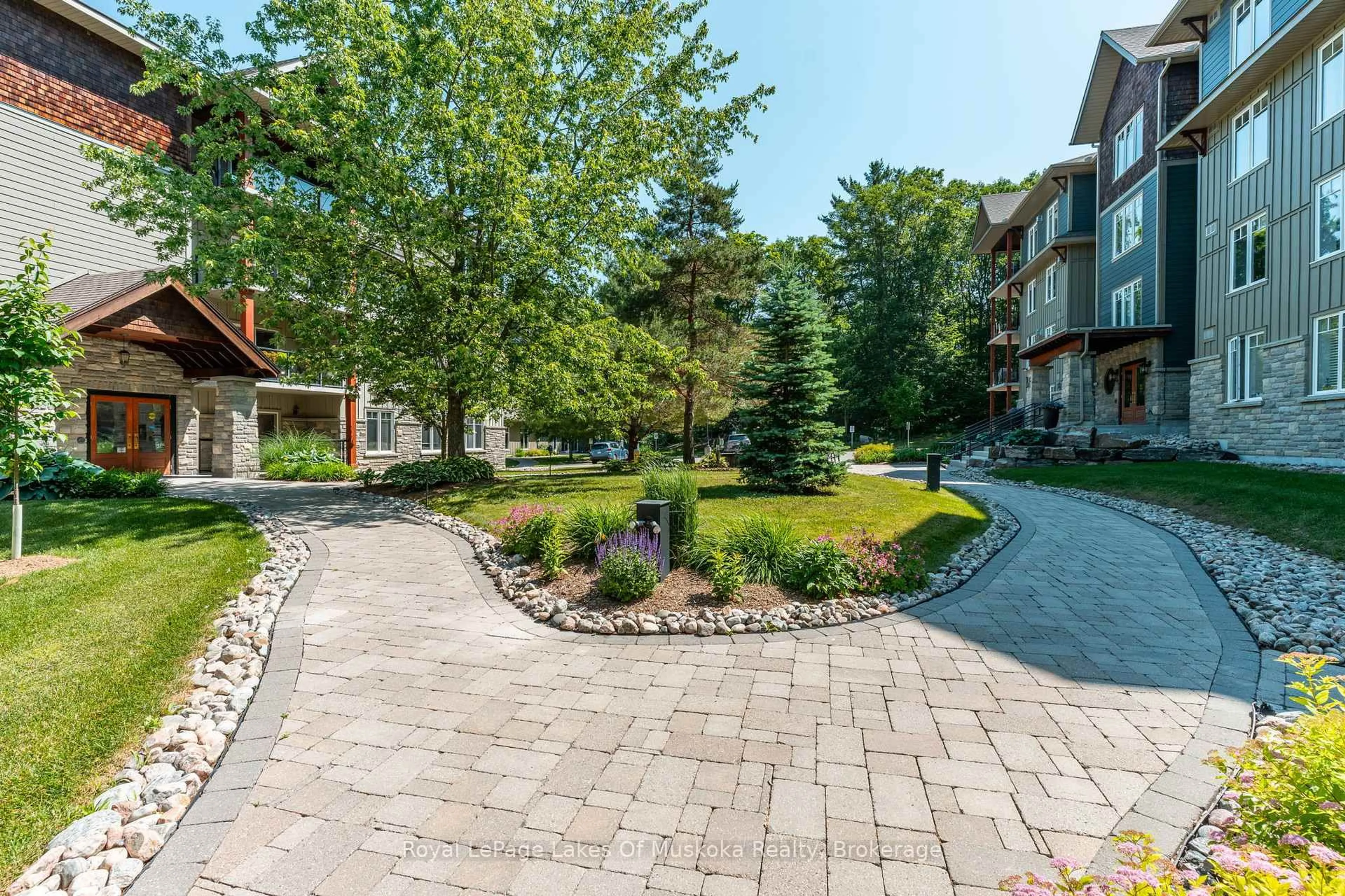 Patio, water/lake/river/ocean view for 391 Manitoba St #205, Bracebridge Ontario P1L 0B6
