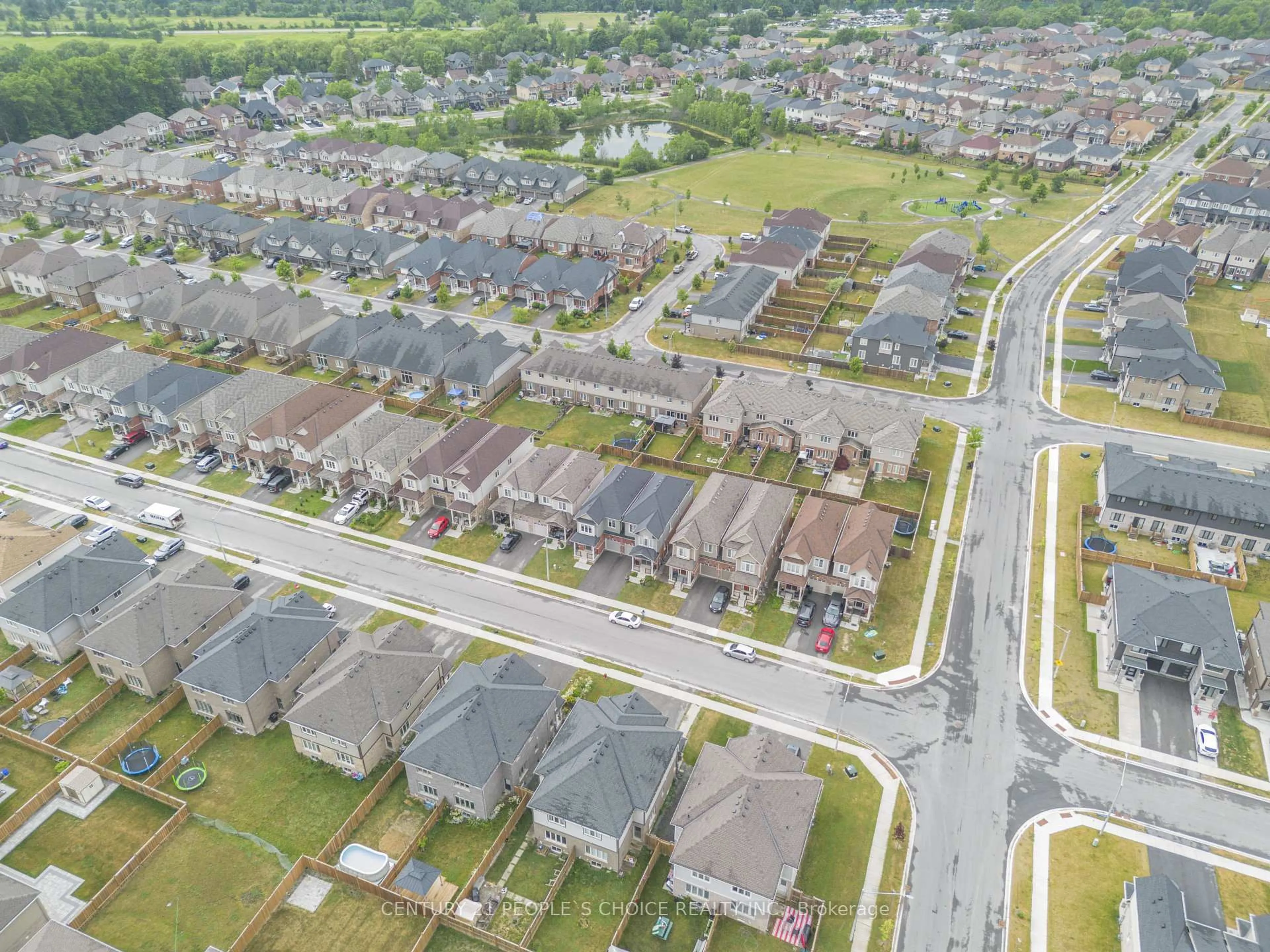 A pic from outside/outdoor area/front of a property/back of a property/a pic from drone, street for 9589 Tallgrass Ave, Niagara Falls Ontario L2G 0Y3