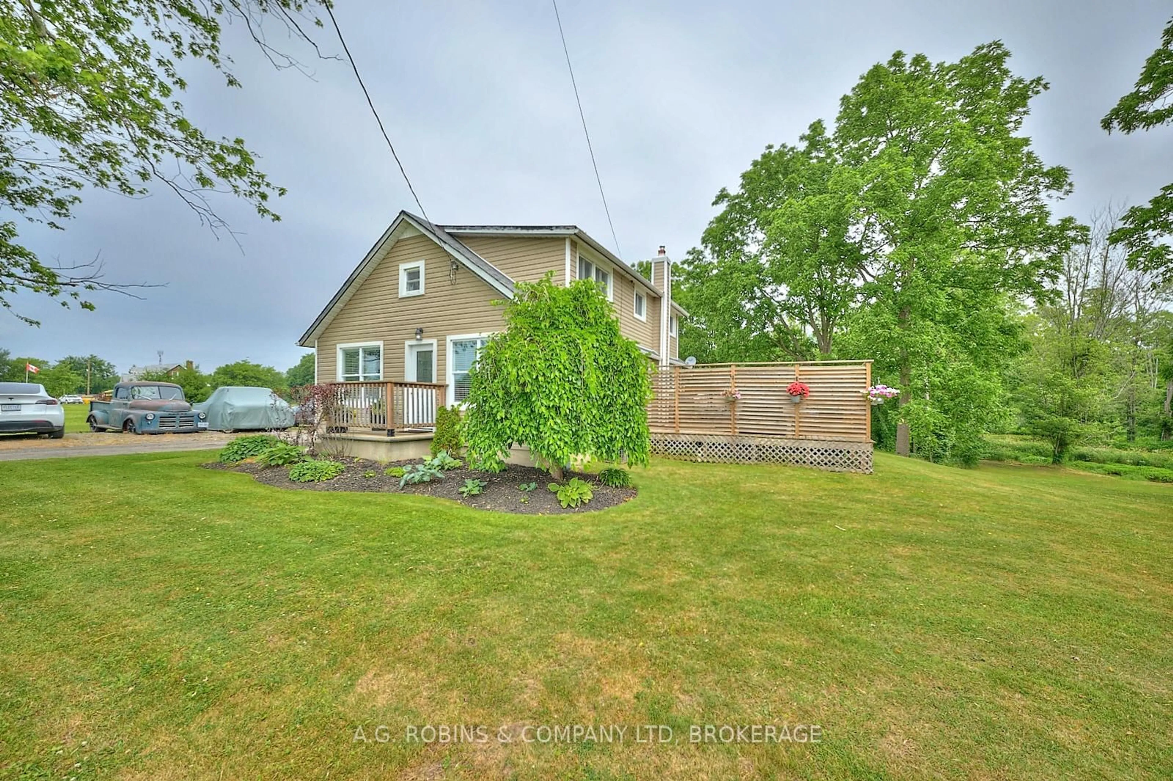 A pic from outside/outdoor area/front of a property/back of a property/a pic from drone, water/lake/river/ocean view for 42770 HWY 3, Wainfleet Ontario L0S 1V0