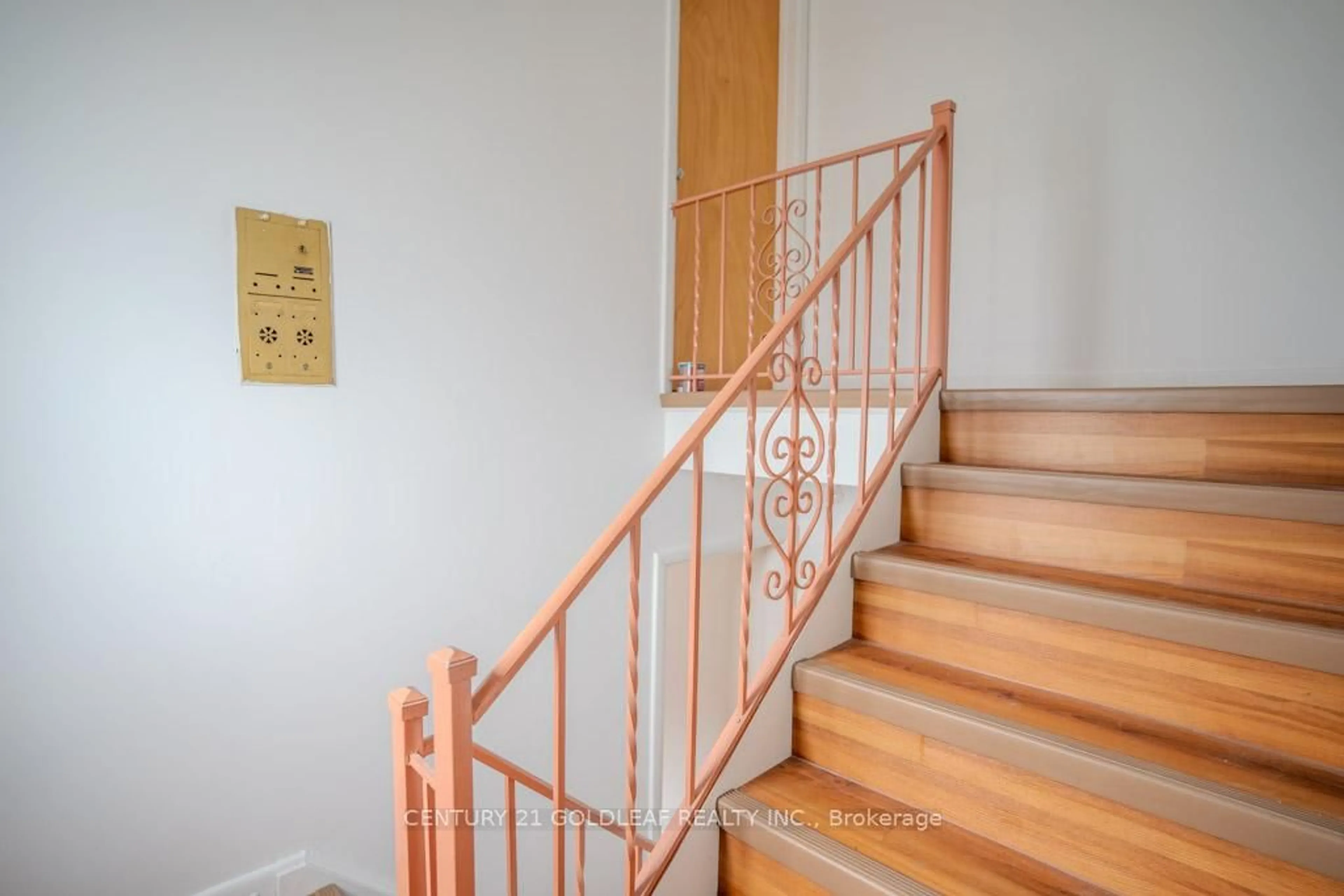 Stairs for 151 Montfort St, Ottawa Ontario K1L 5P5