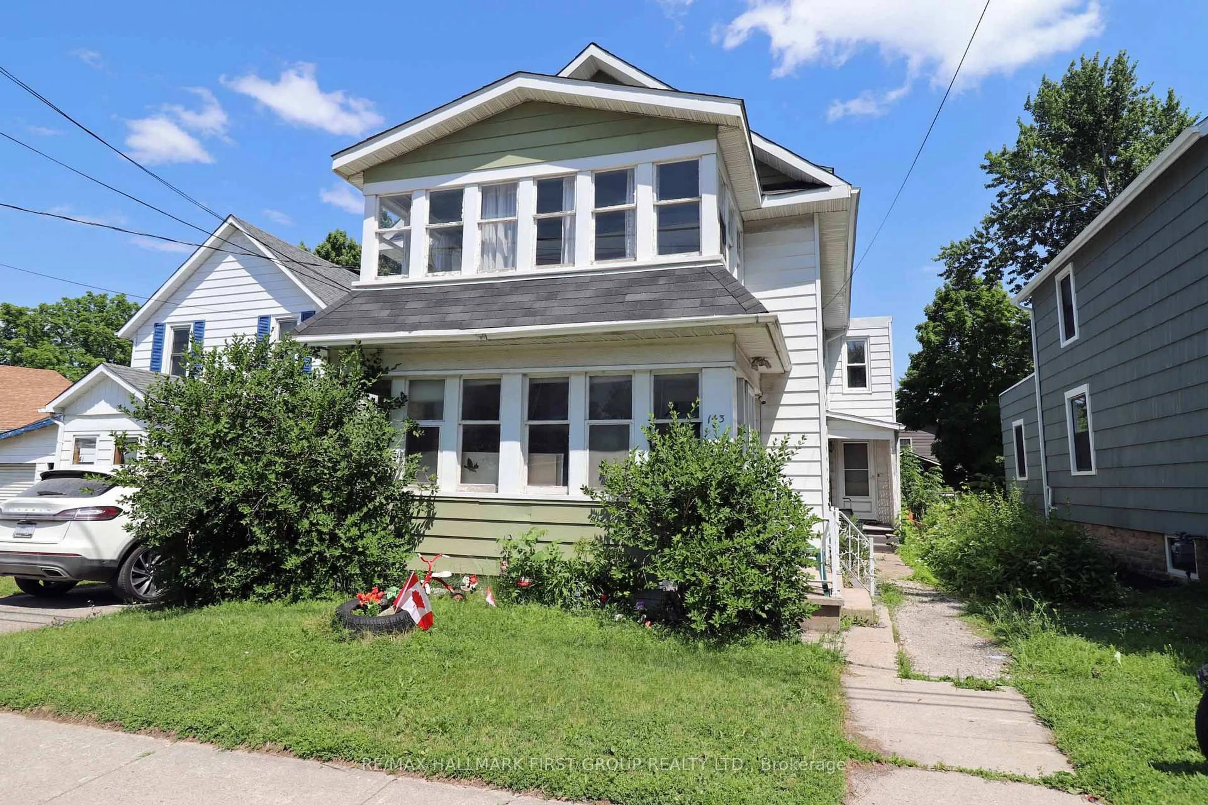 Home with vinyl exterior material, street for 143 Brockville St, Smiths Falls Ontario K7A 3Y7