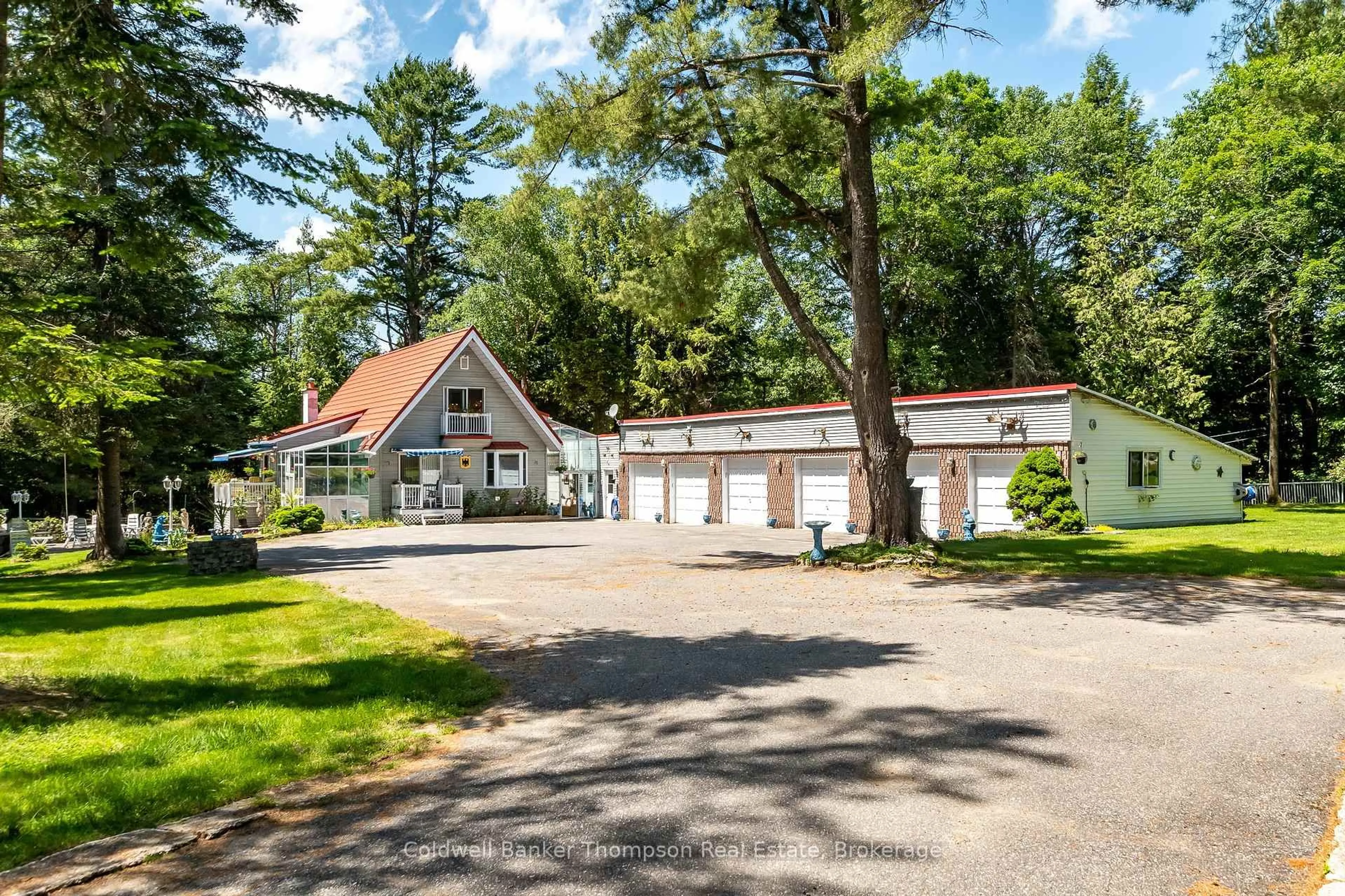 Unknown for 124 Hutcheson Beach Rd, Huntsville Ontario P1H 1N4