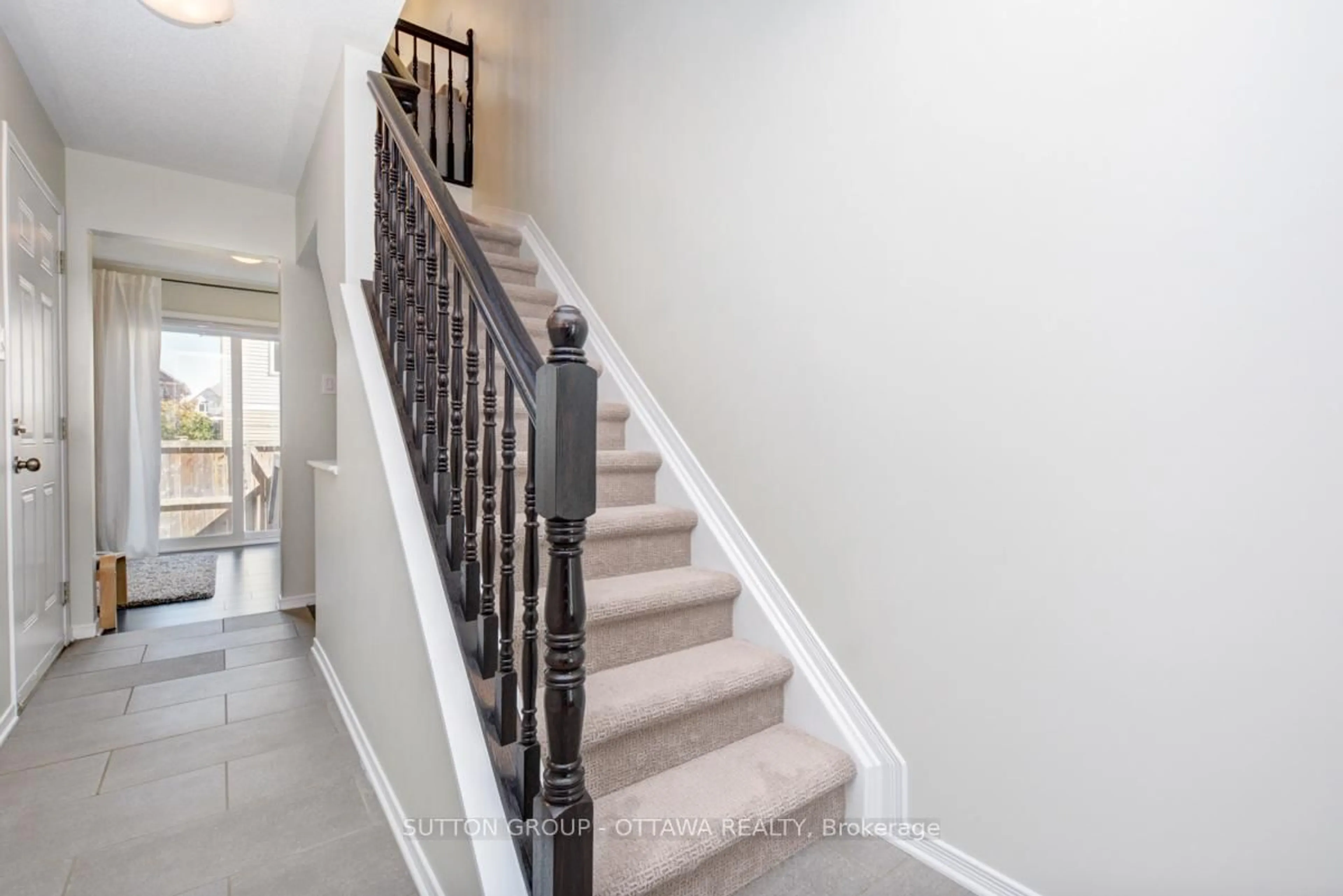 Stairs for 408 Sadar Private, Ottawa Ontario K2J 3T3