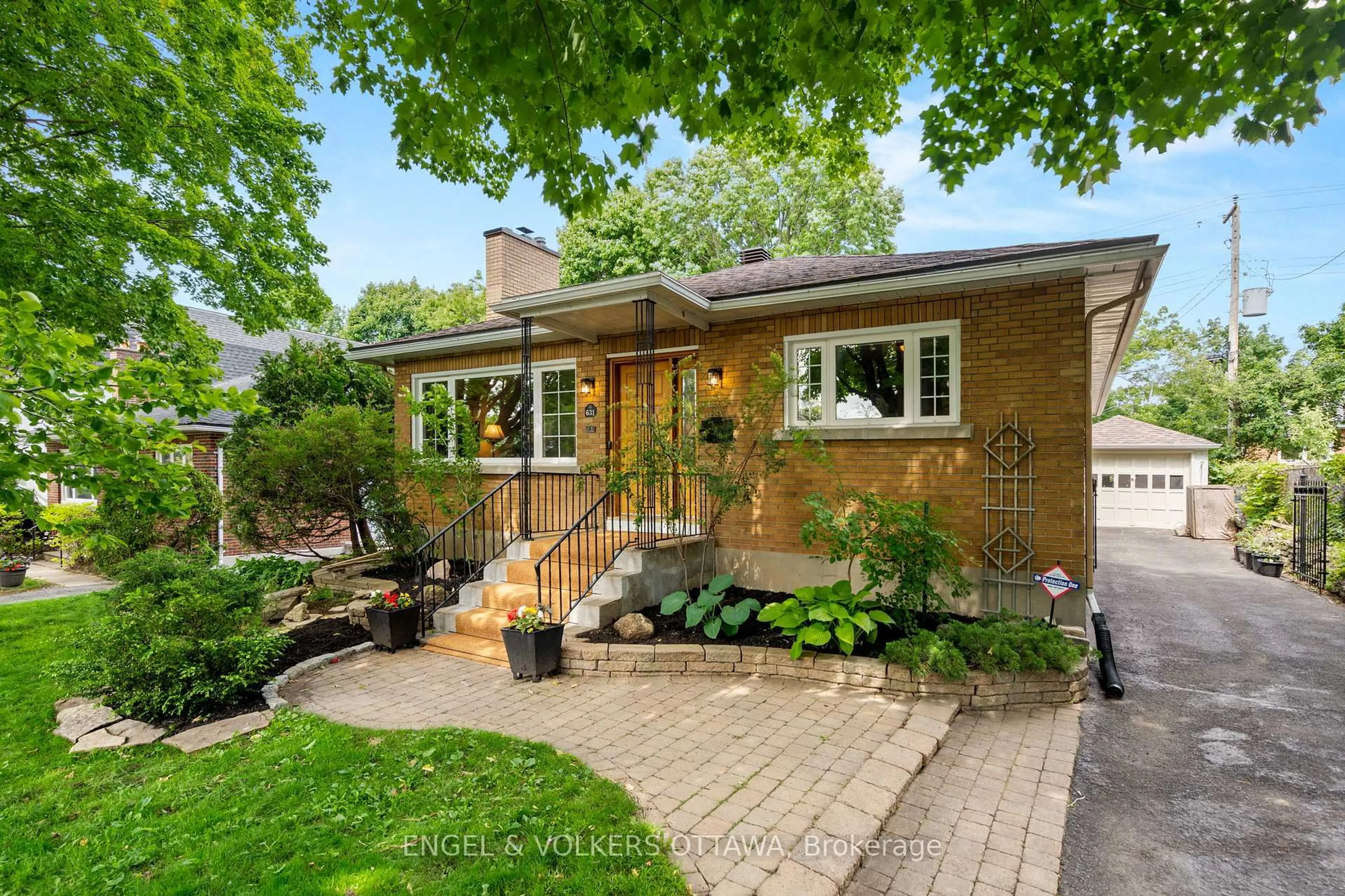 Home with brick exterior material, street for 631 Rowanwood Ave, Ottawa Ontario K2A 3E3