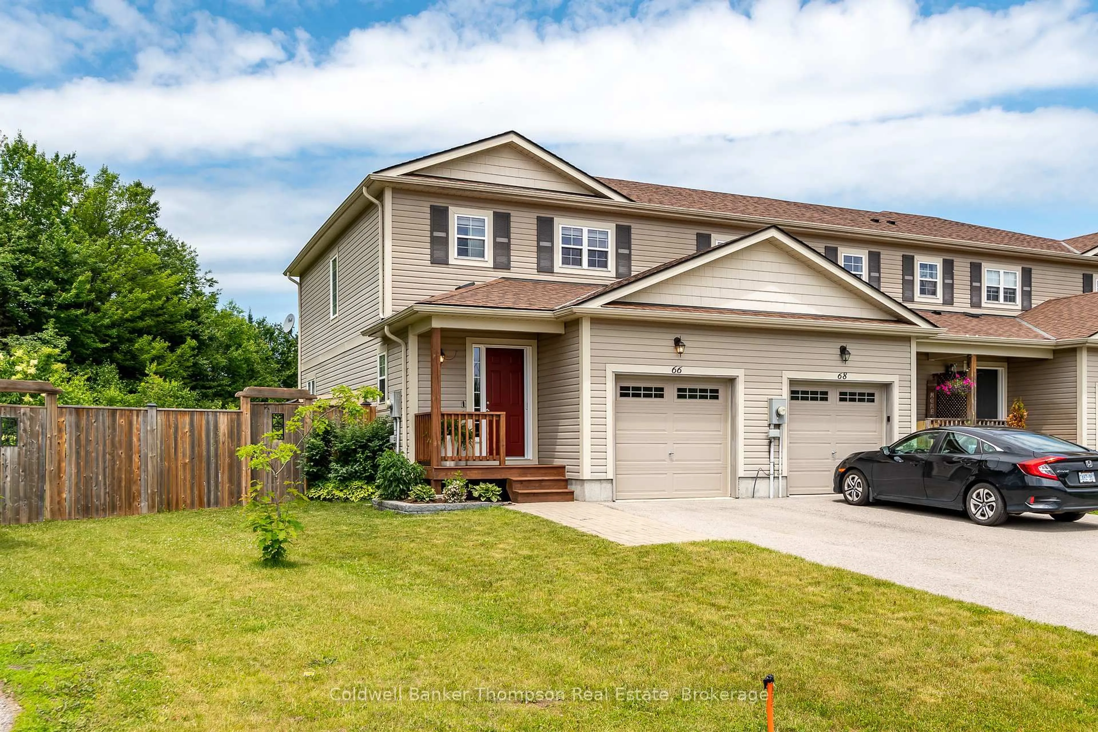 Home with vinyl exterior material, street for 66 Little Ryans Way, Bracebridge Ontario P1L 0C3