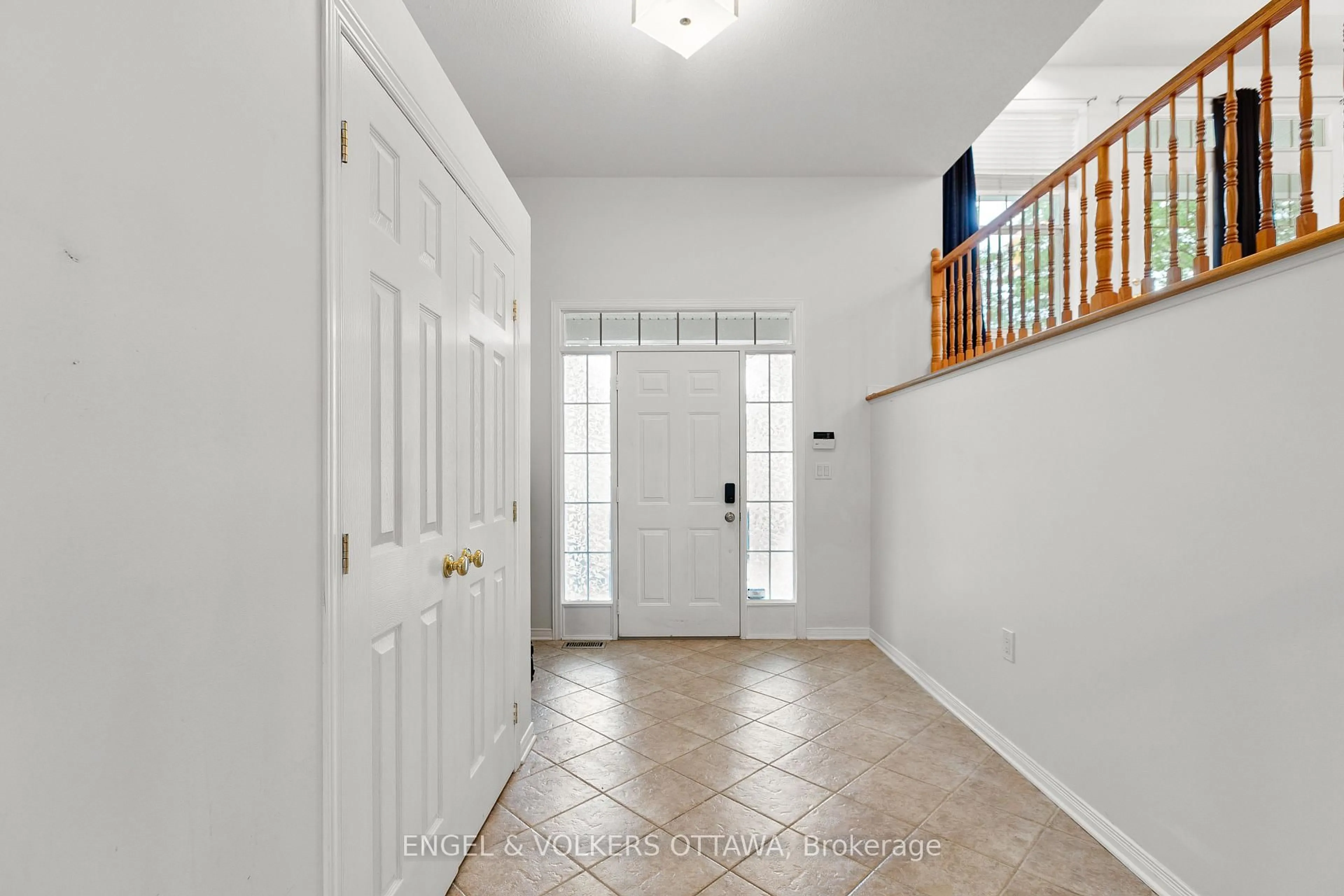 Indoor entryway for 271 Berrigan Dr, Ottawa Ontario K2J 5C3