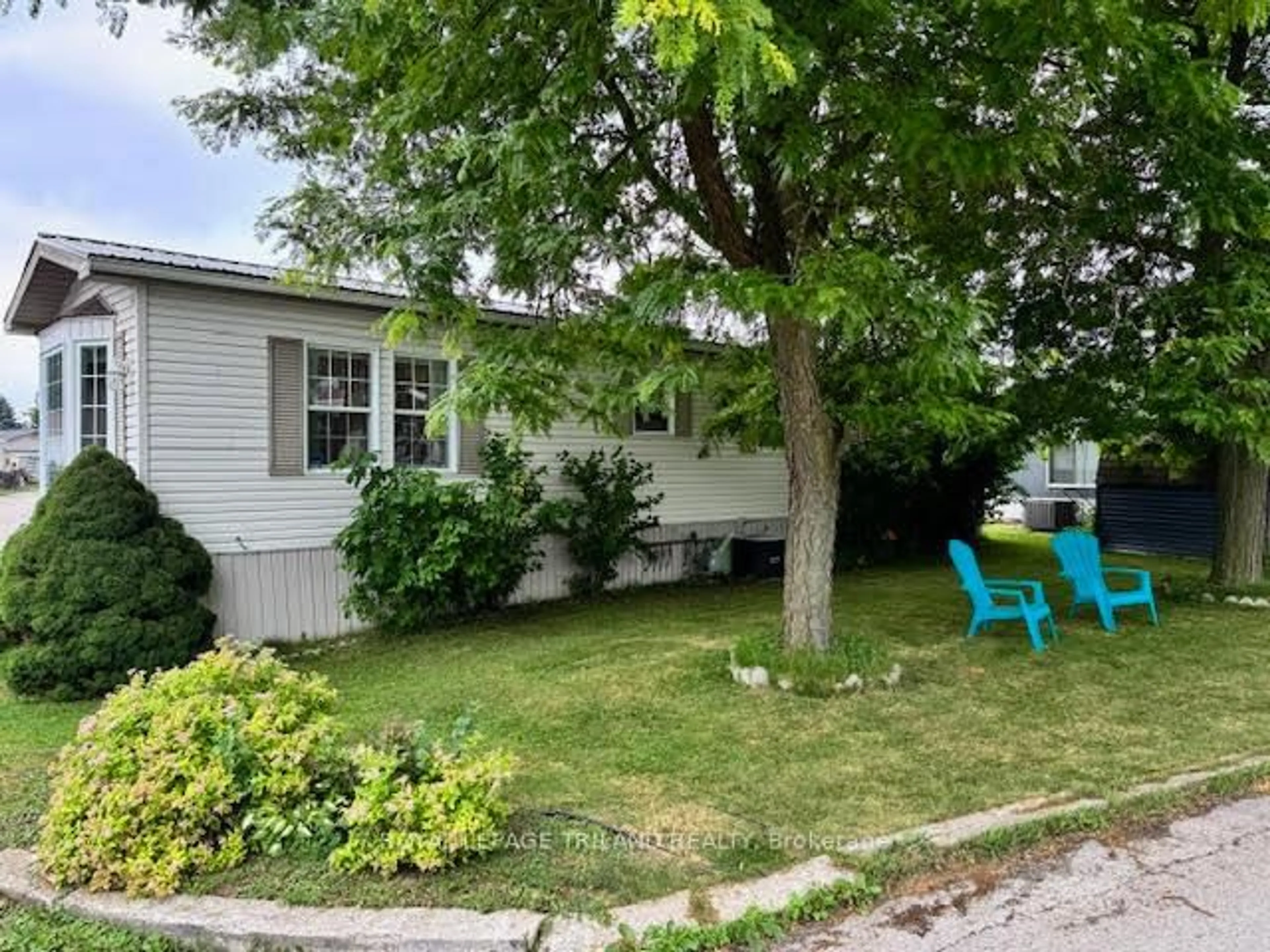 Unknown for 2189 Dundas St #121, London East Ontario N5V 1H3