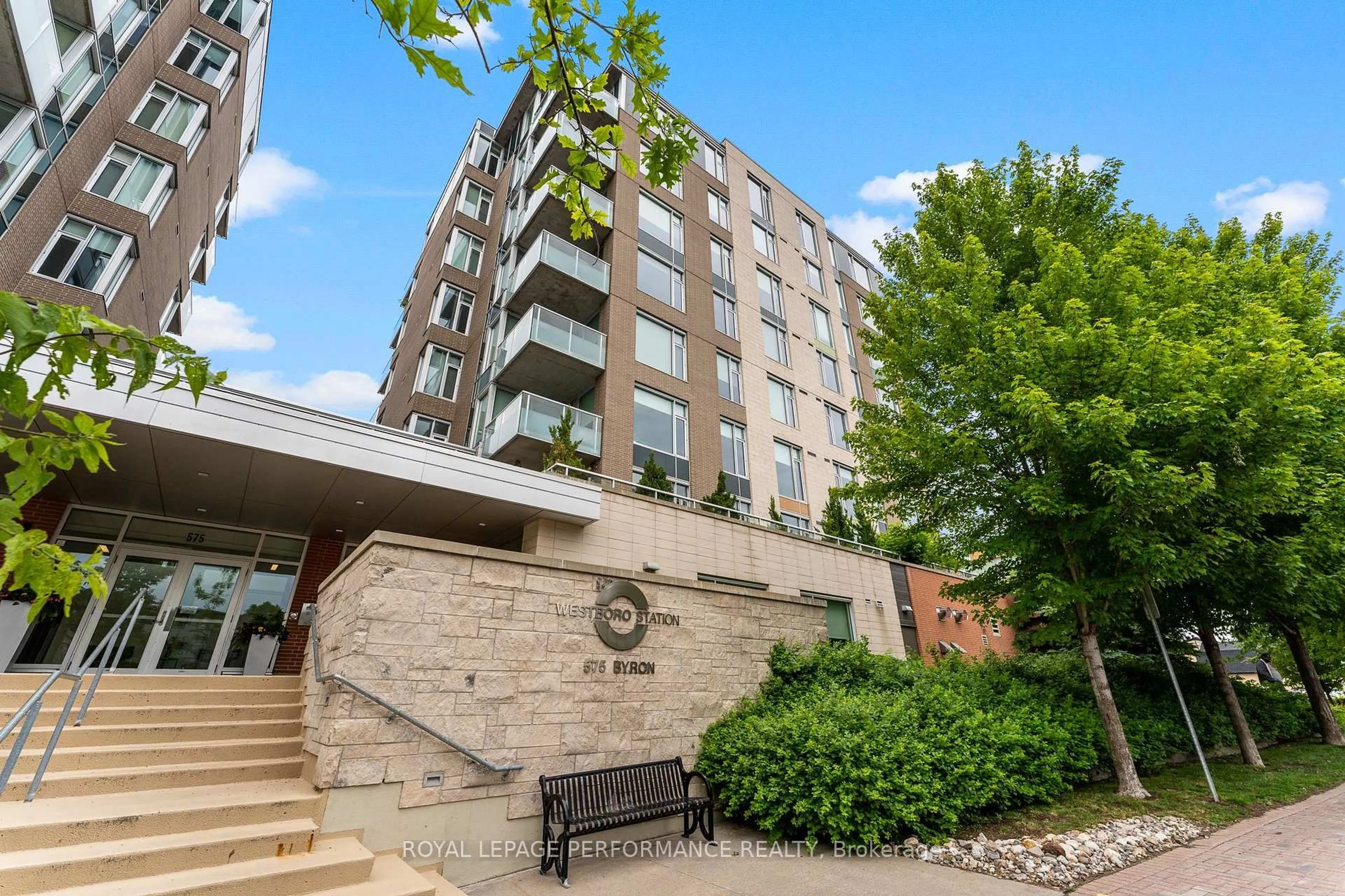 Patio, building for 575 Byron Ave #512, Ottawa Ontario K2A 1R7