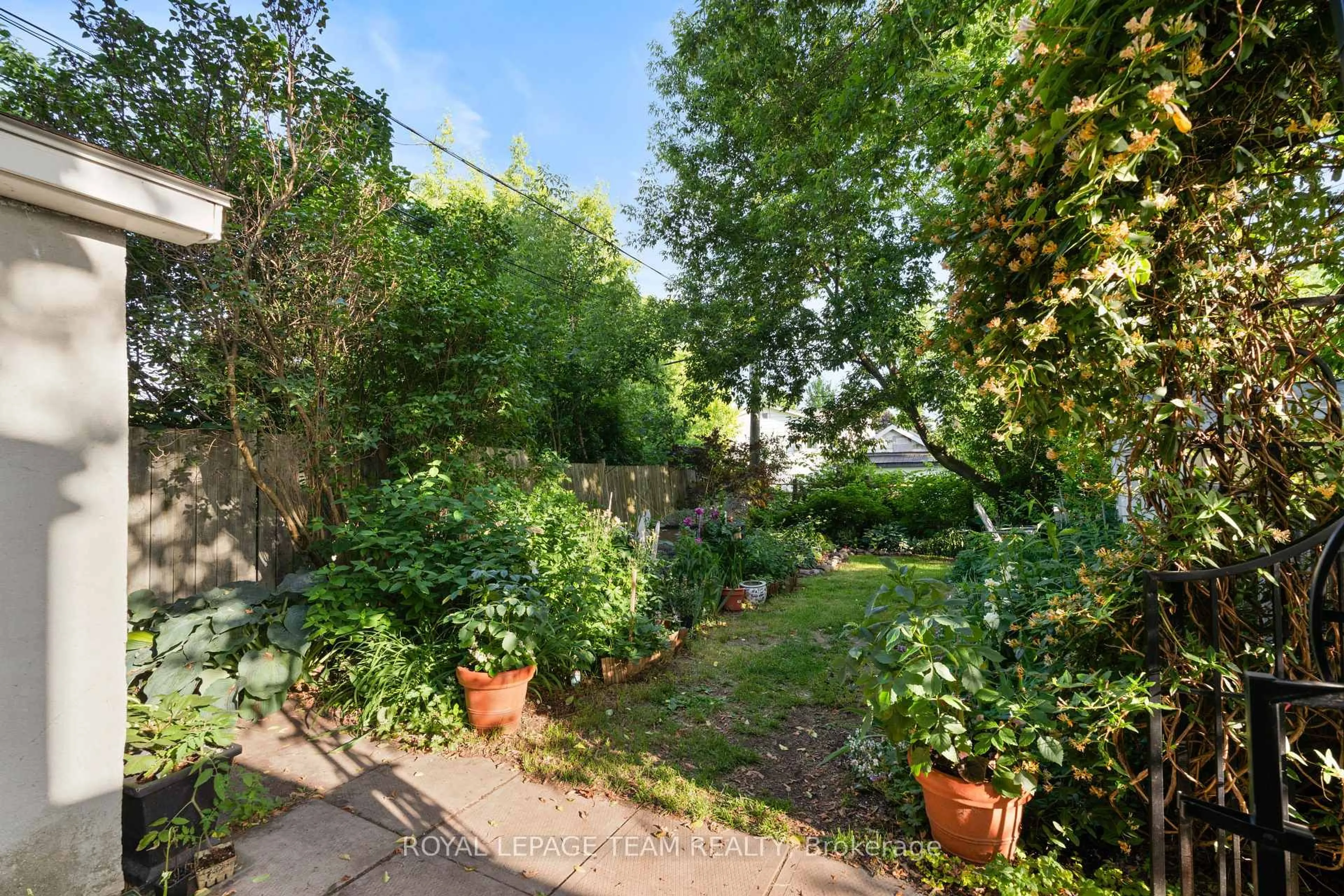 Patio, street for 42 Fourth Ave, Kingston Ontario K7K 2K2