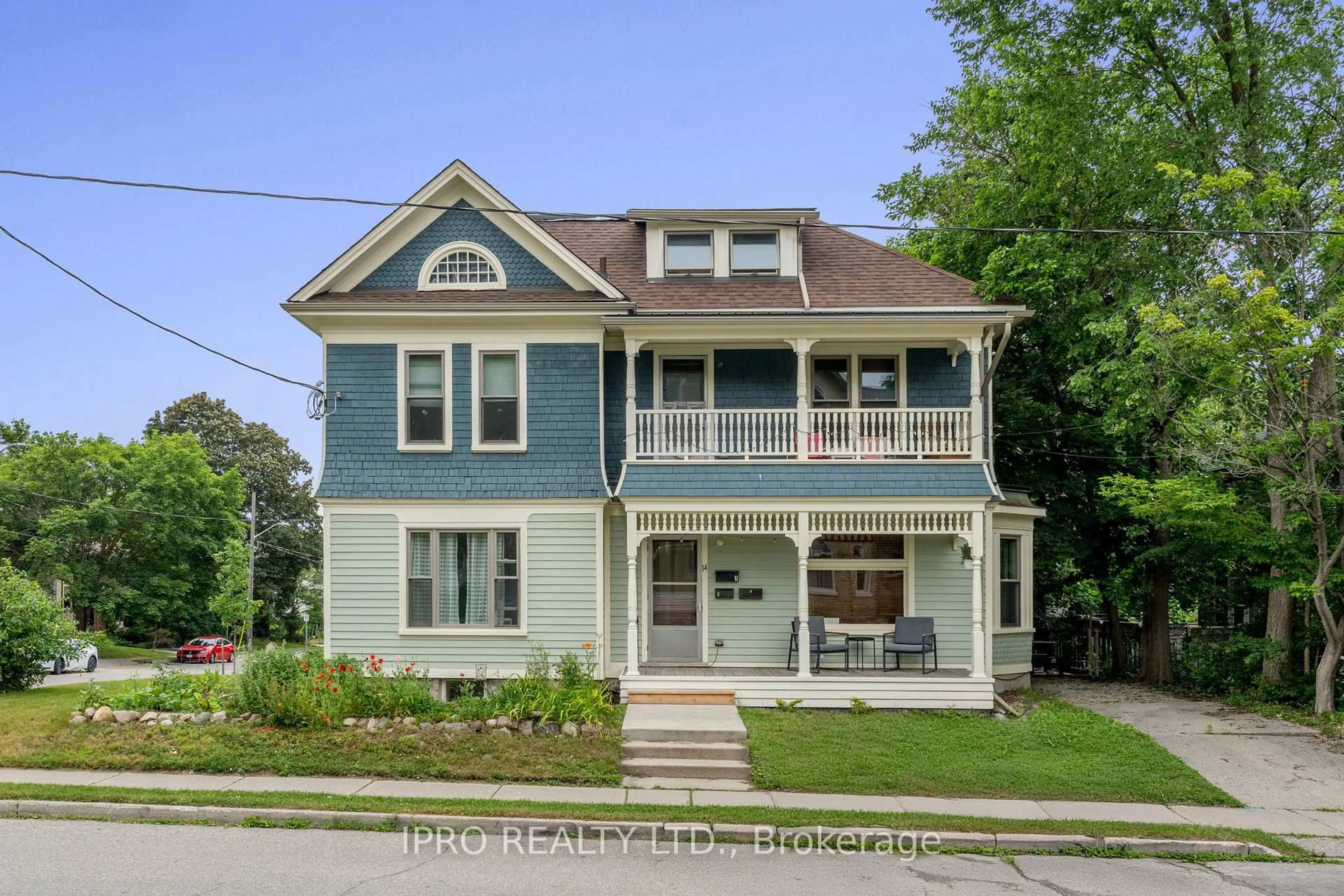 Home with vinyl exterior material, street for 14 Young St, Waterloo Ontario N2L 2Y8