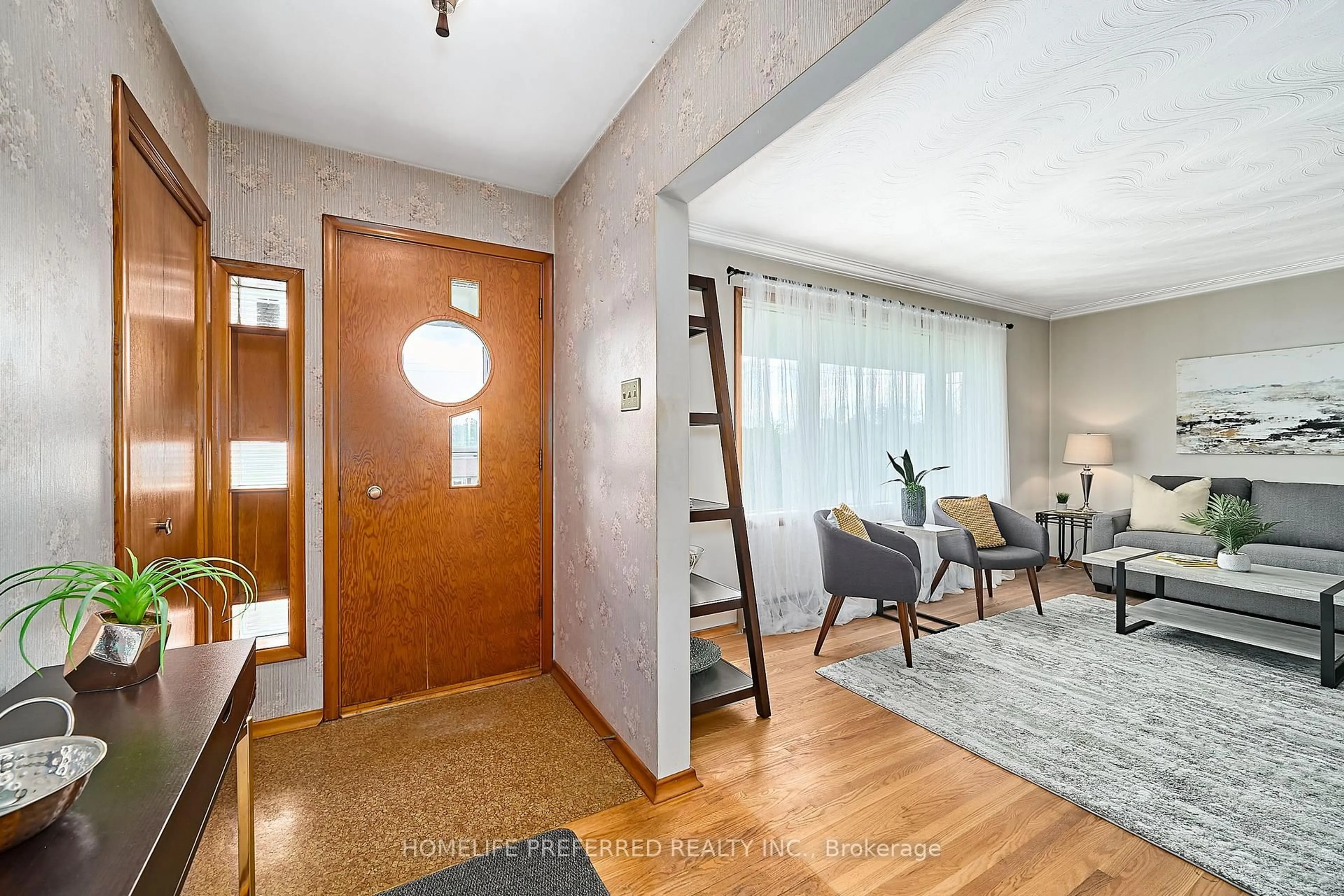 Indoor entryway for 872 Frank Hill Rd, Kawartha Lakes Ontario K9J 6X3
