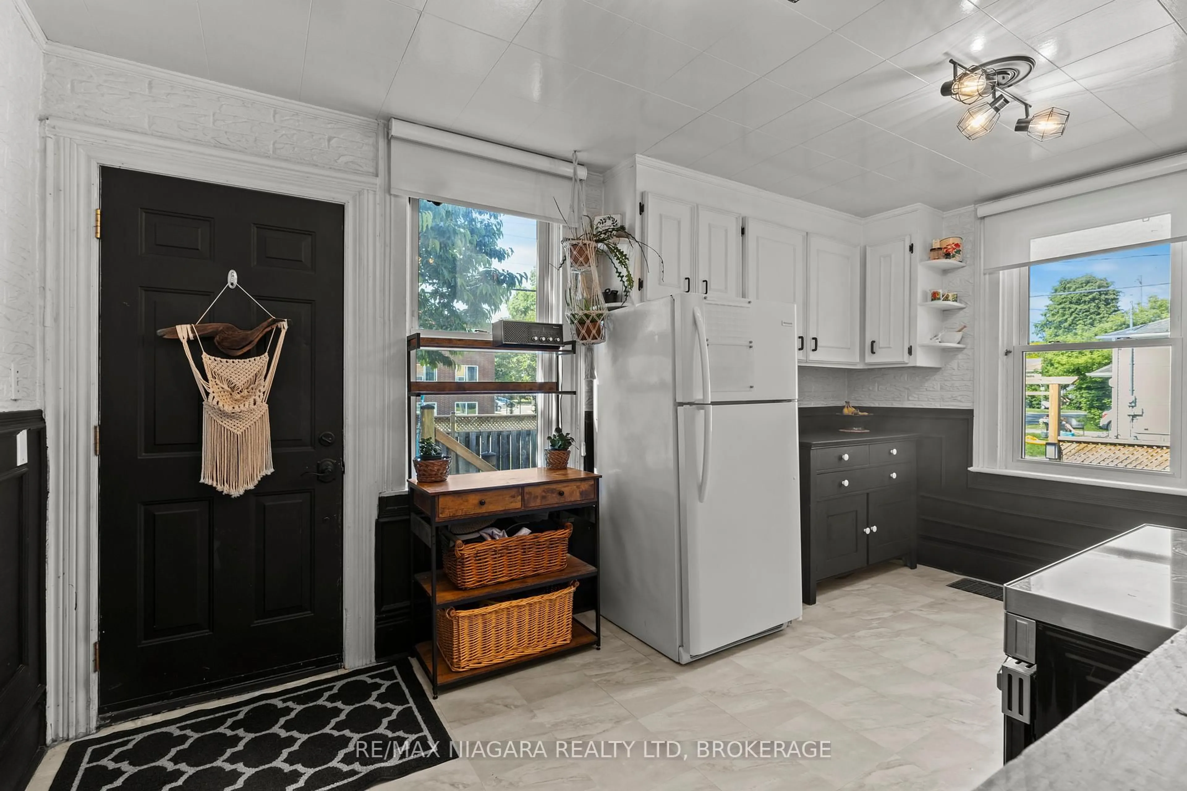 Unknown for 17 Hampstead Pl, St. Catharines Ontario L2R 6P6