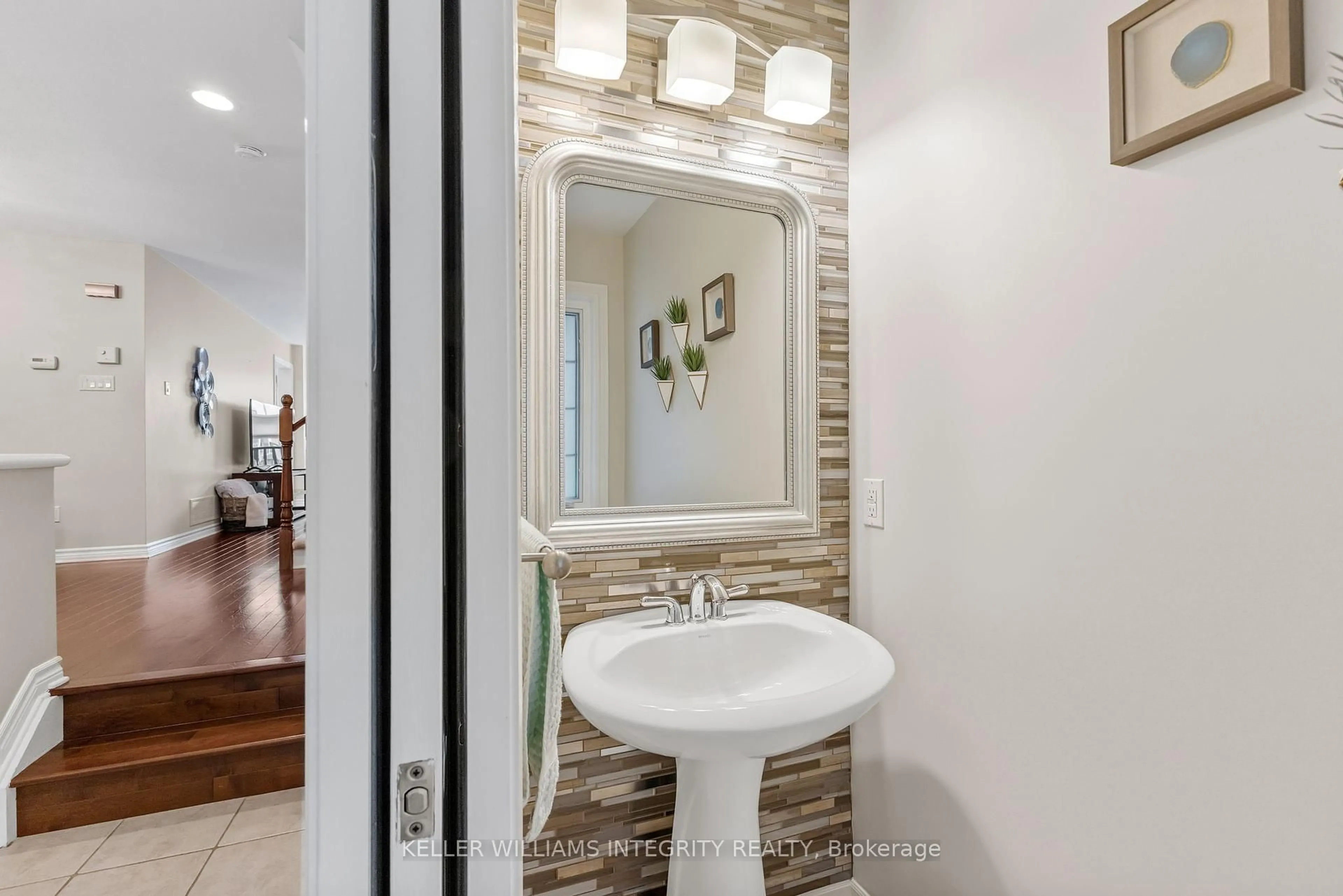 Contemporary bathroom, ceramic/tile floor for 202 Bookton Pl, Ottawa Ontario K1V 2H3