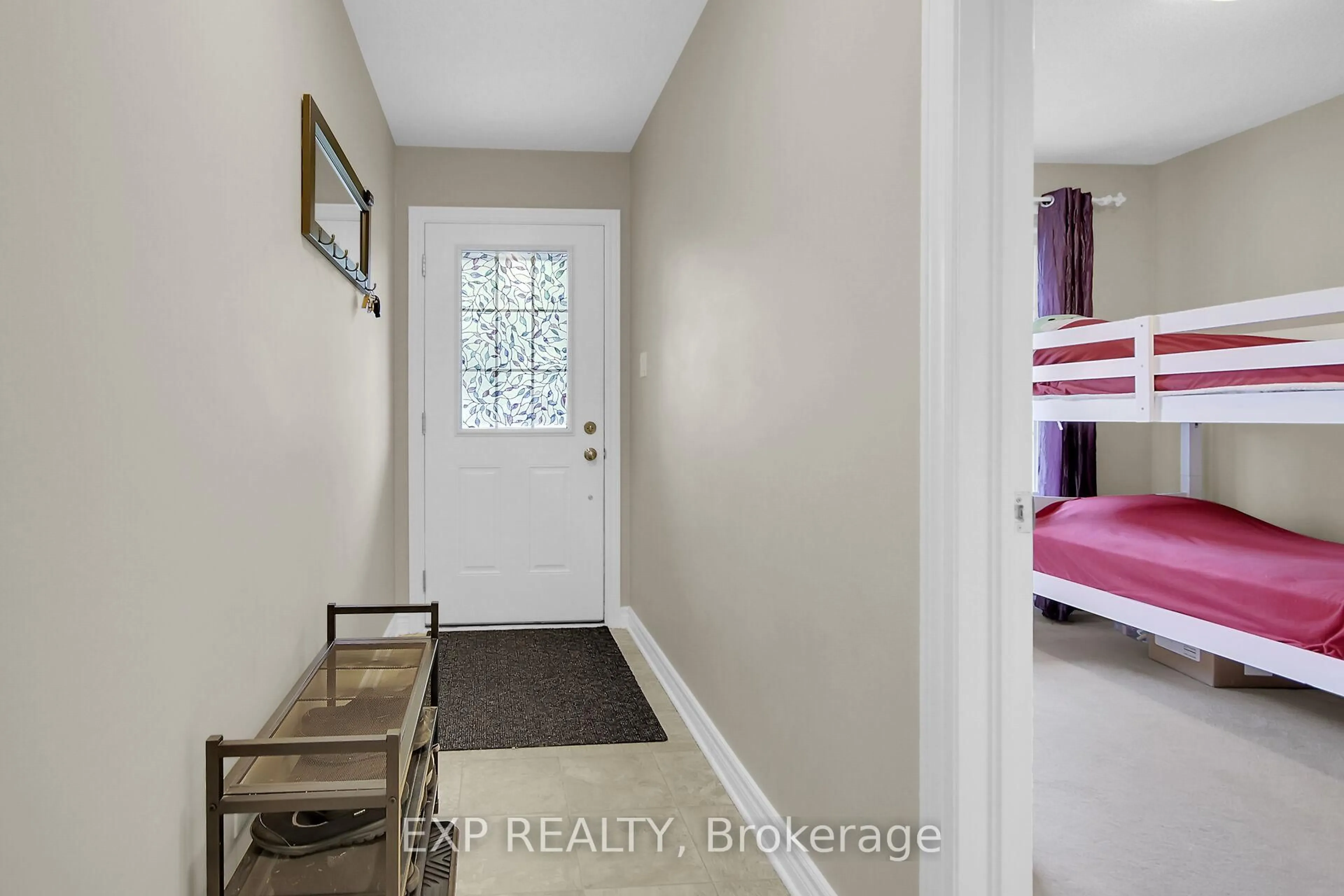 Indoor entryway for 332 Finner Crt, Almonte Ontario K0A 1A0