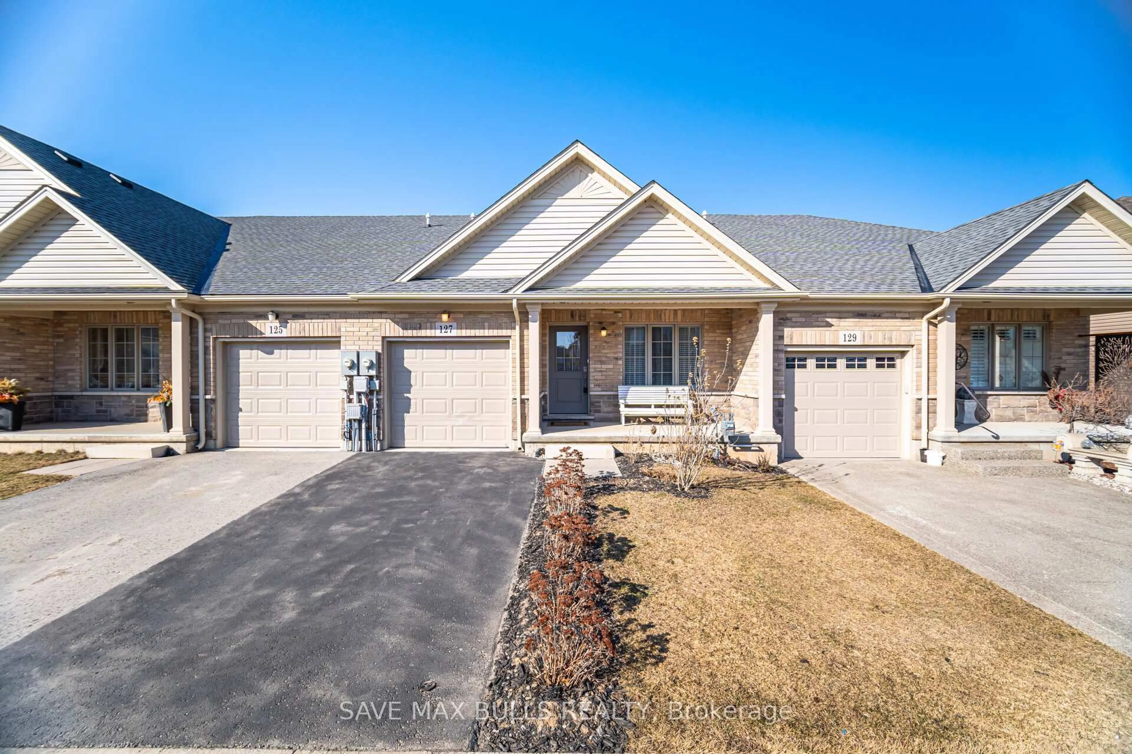 Home with brick exterior material, street for 127 ACACIA Rd, Pelham Ontario L0S 1E6