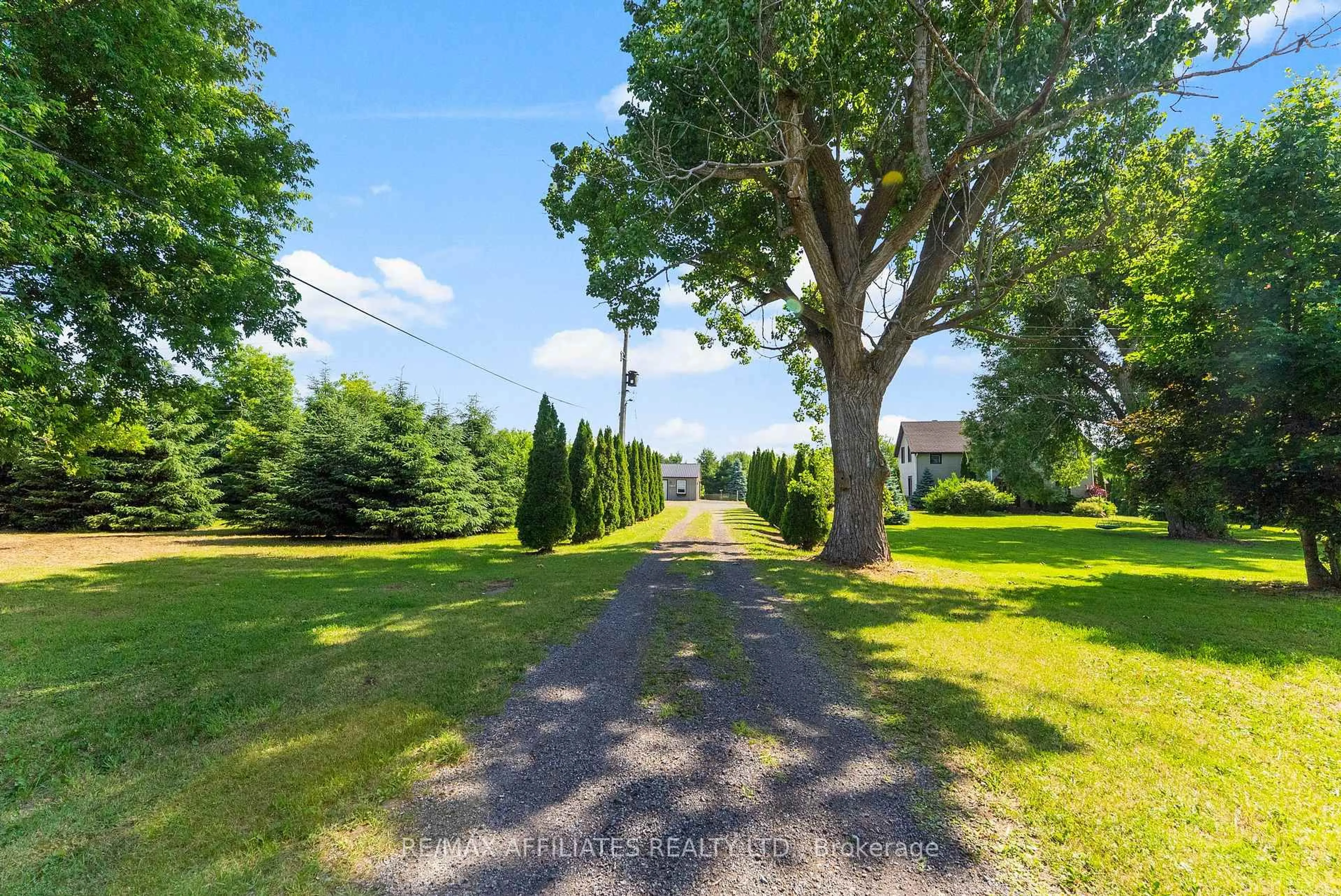 A pic from outside/outdoor area/front of a property/back of a property/a pic from drone, unknown for 2543 County 12 Rd, North Stormont Ontario K0C 1G0