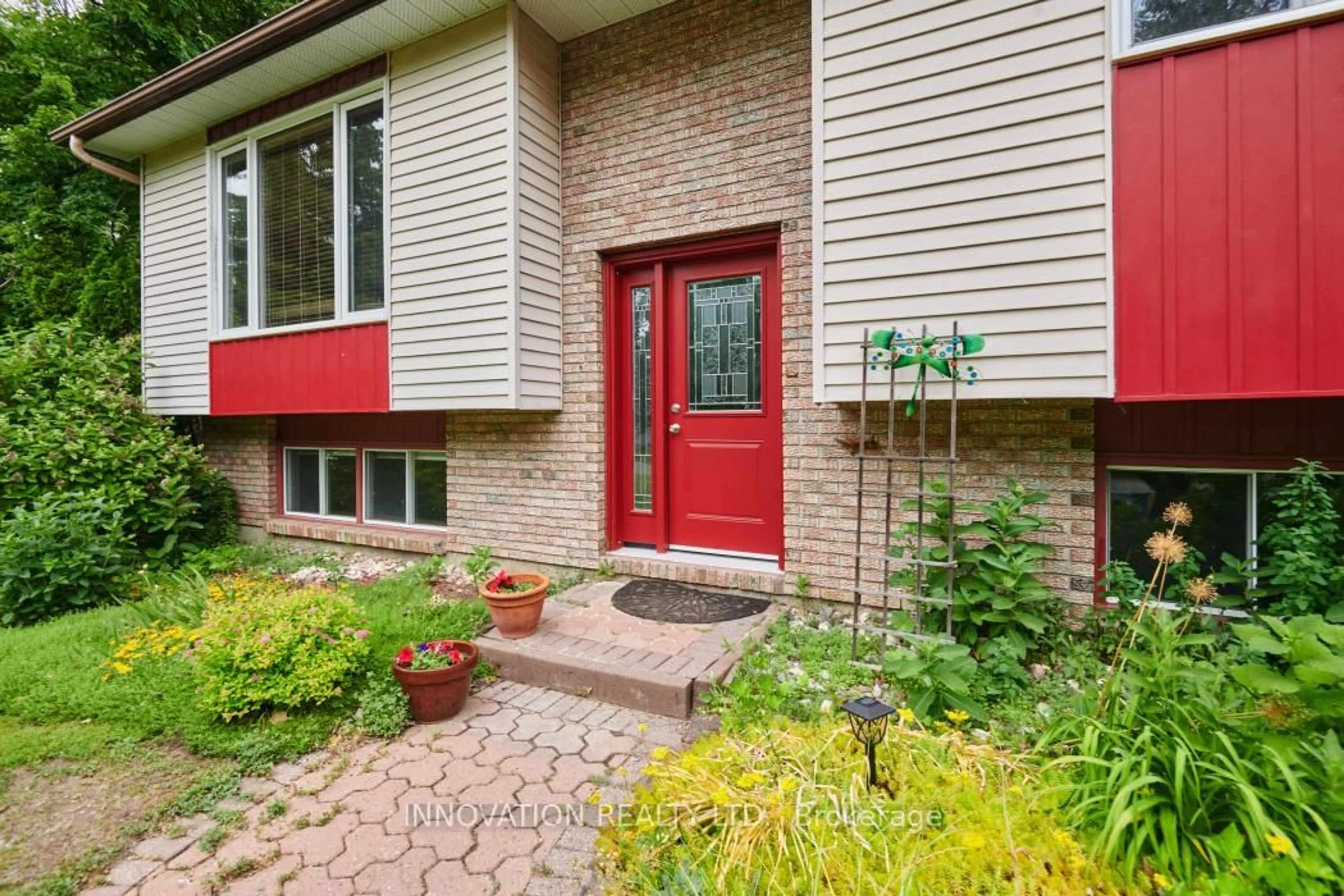 Home with brick exterior material, street for 3329 Pearl St, Osgoode Ontario K0A 2W0