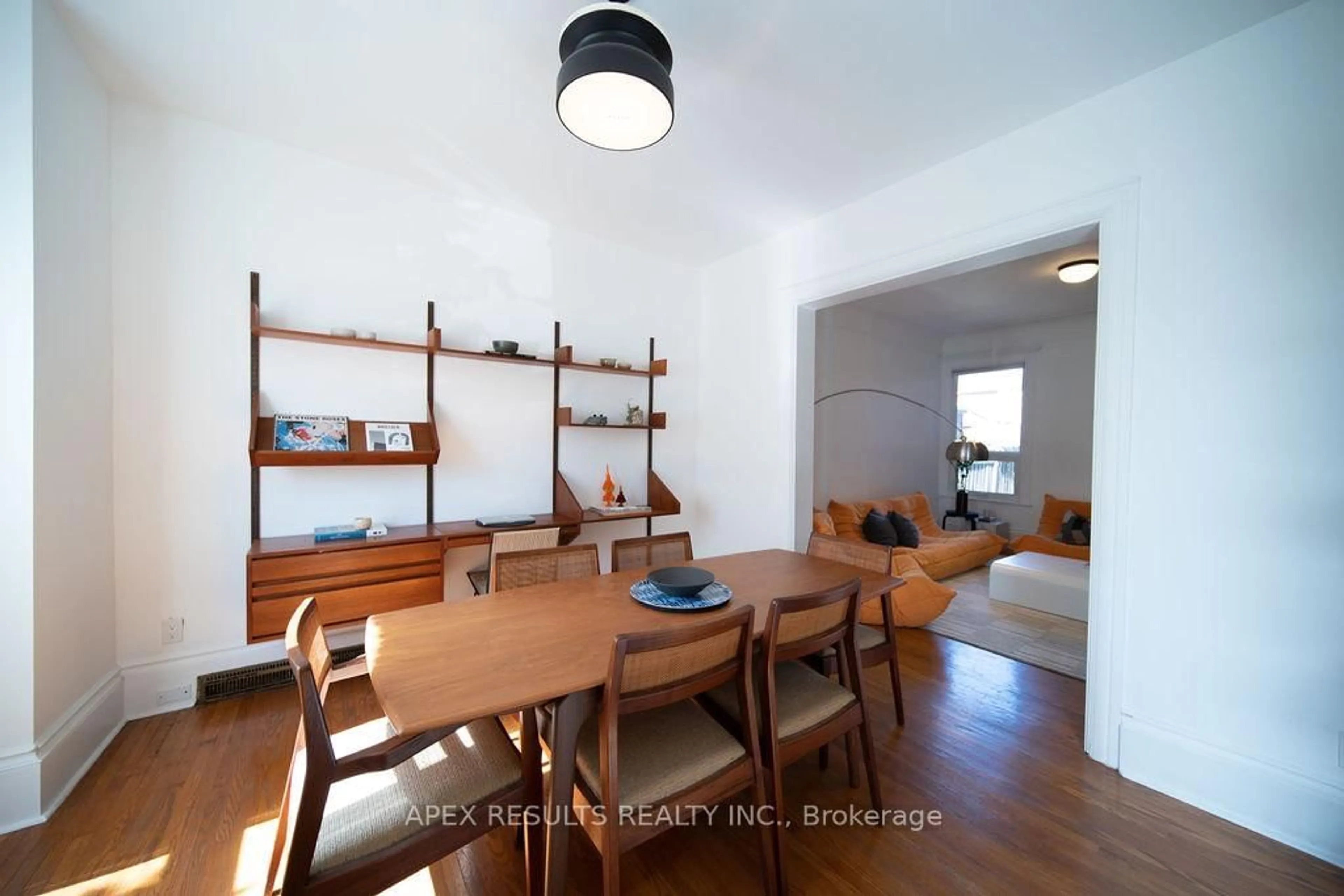 Dining room, wood/laminate floor for 61 William St, Hamilton Ontario L8L 5T6