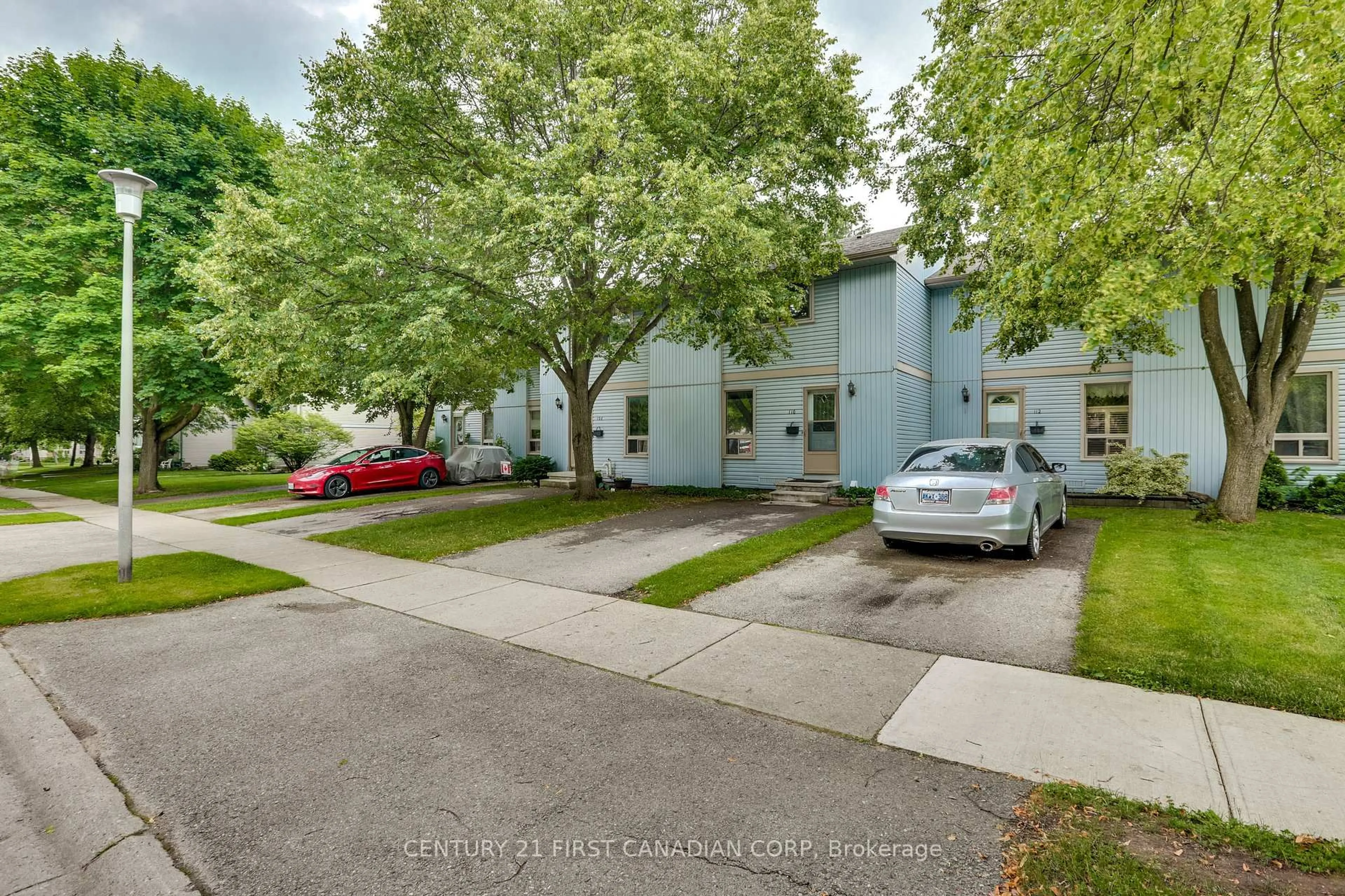 A pic from outside/outdoor area/front of a property/back of a property/a pic from drone, street for 110 Monmore Rd, London North Ontario N6G 3B3